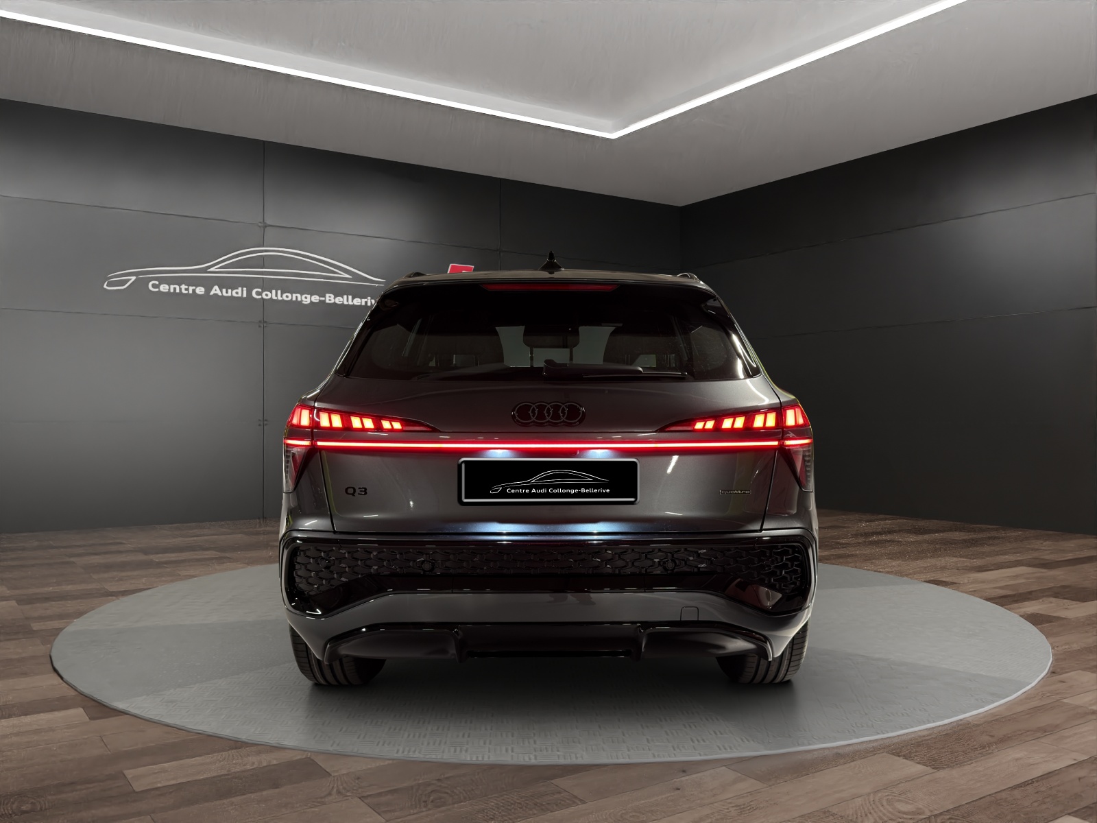 AUDI Q3 SUV TFSI quattro 195 kW S tronic-image-4