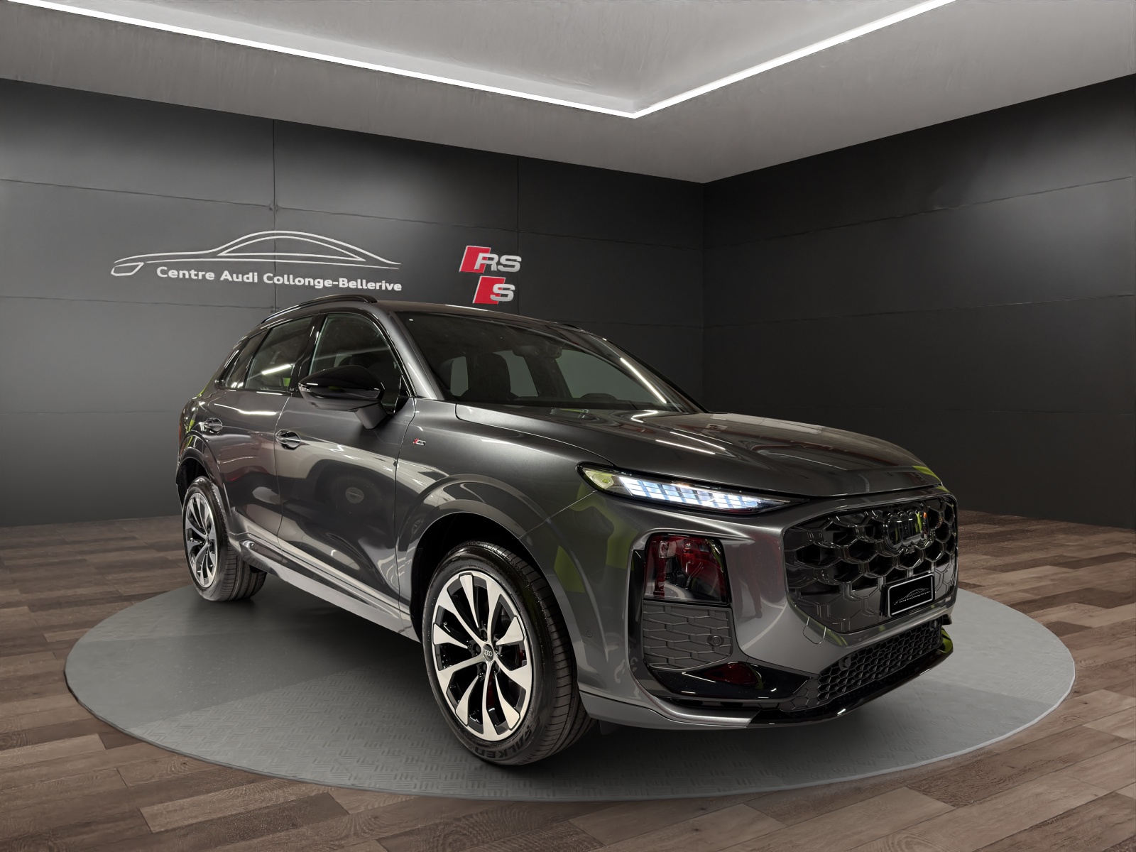 AUDI Q3 SUV TFSI quattro 195 kW S tronic-image-6