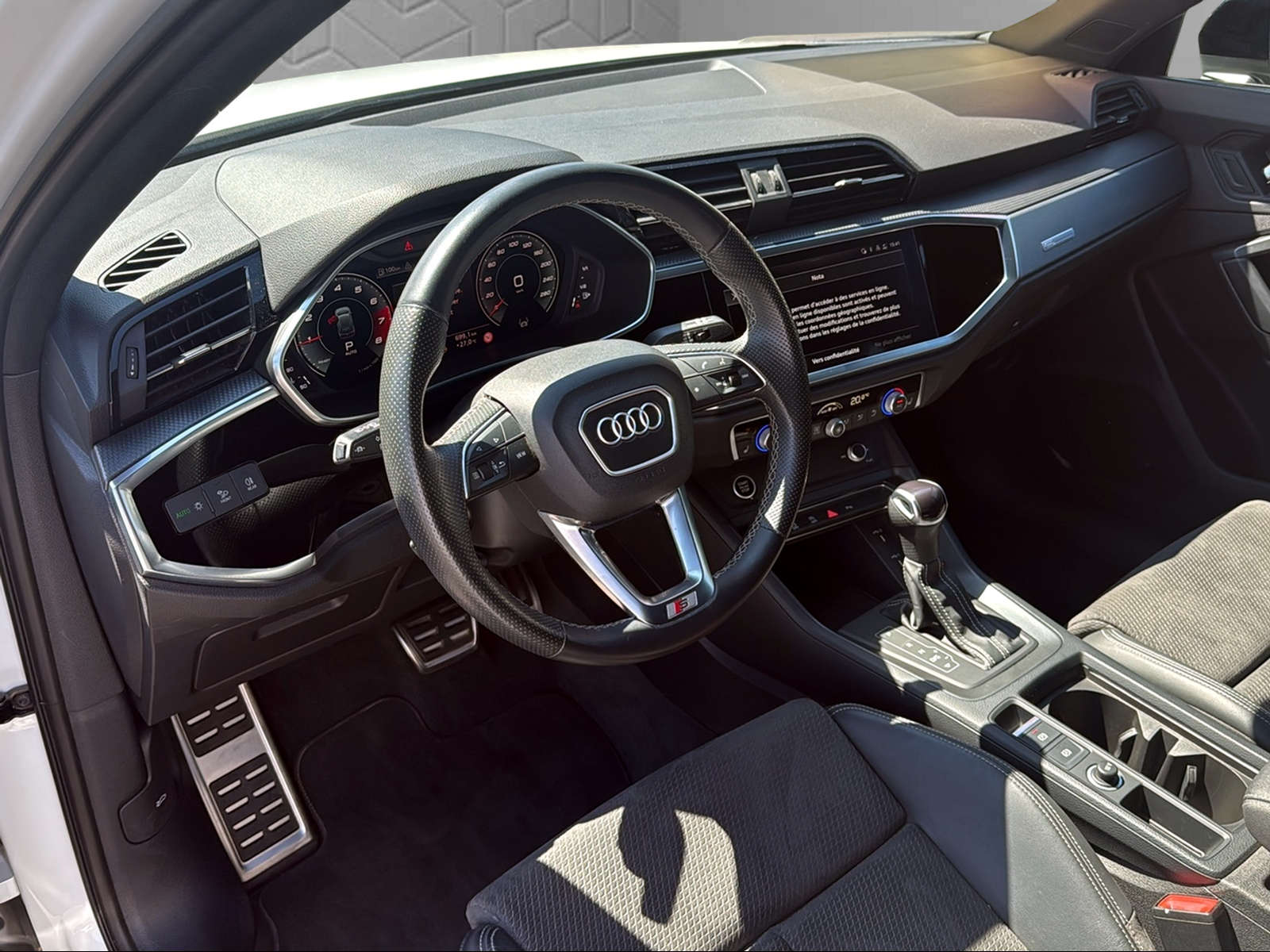AUDI Q3 35 TFSI S line Attraction S-tronic-image-11