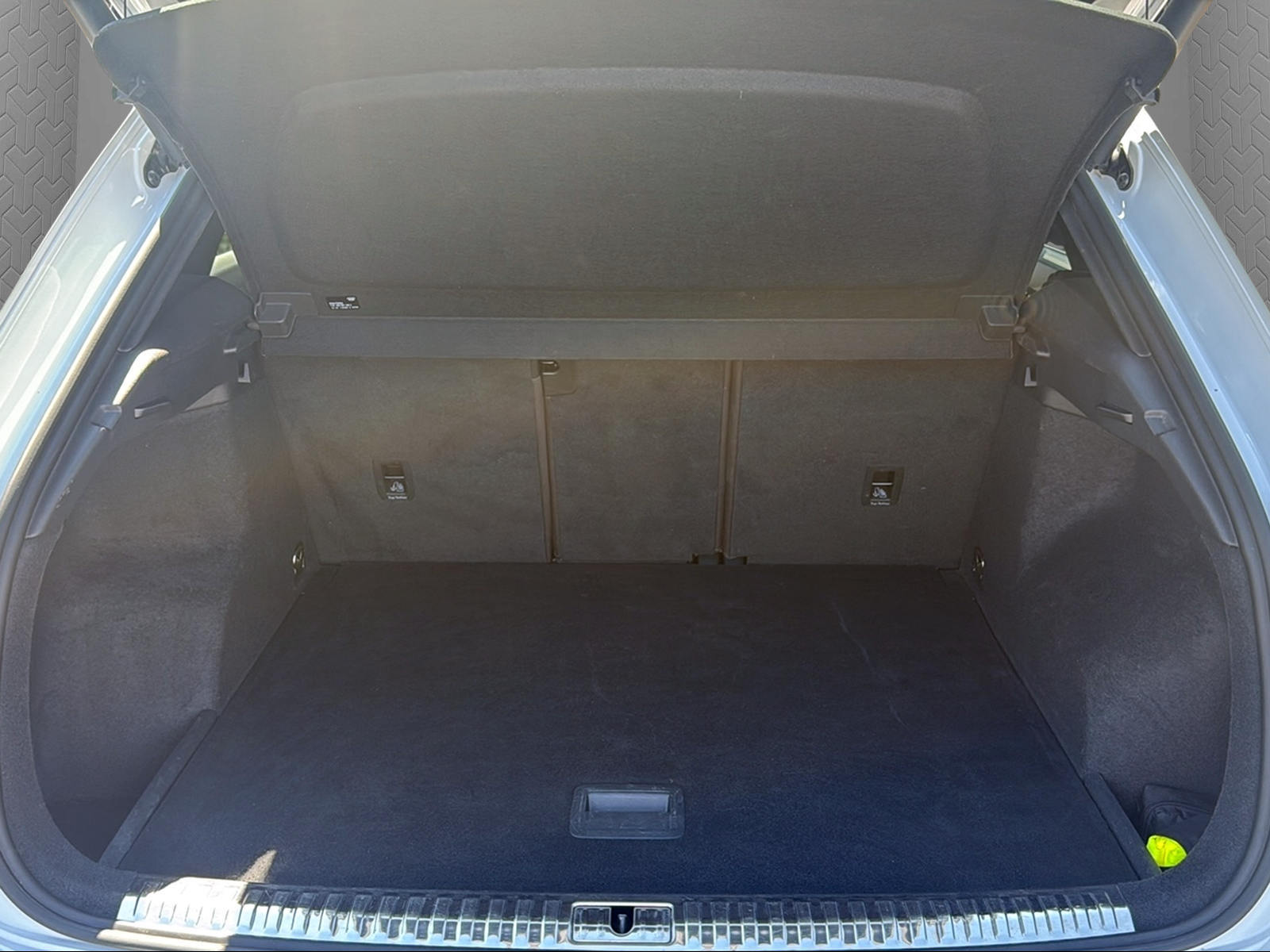AUDI Q3 35 TFSI S line Attraction S-tronic-image-9