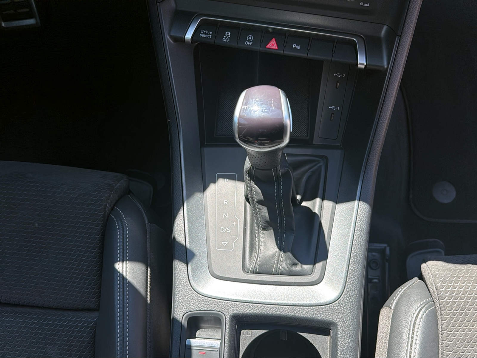AUDI Q3 35 TFSI S line Attraction S-tronic-image-14