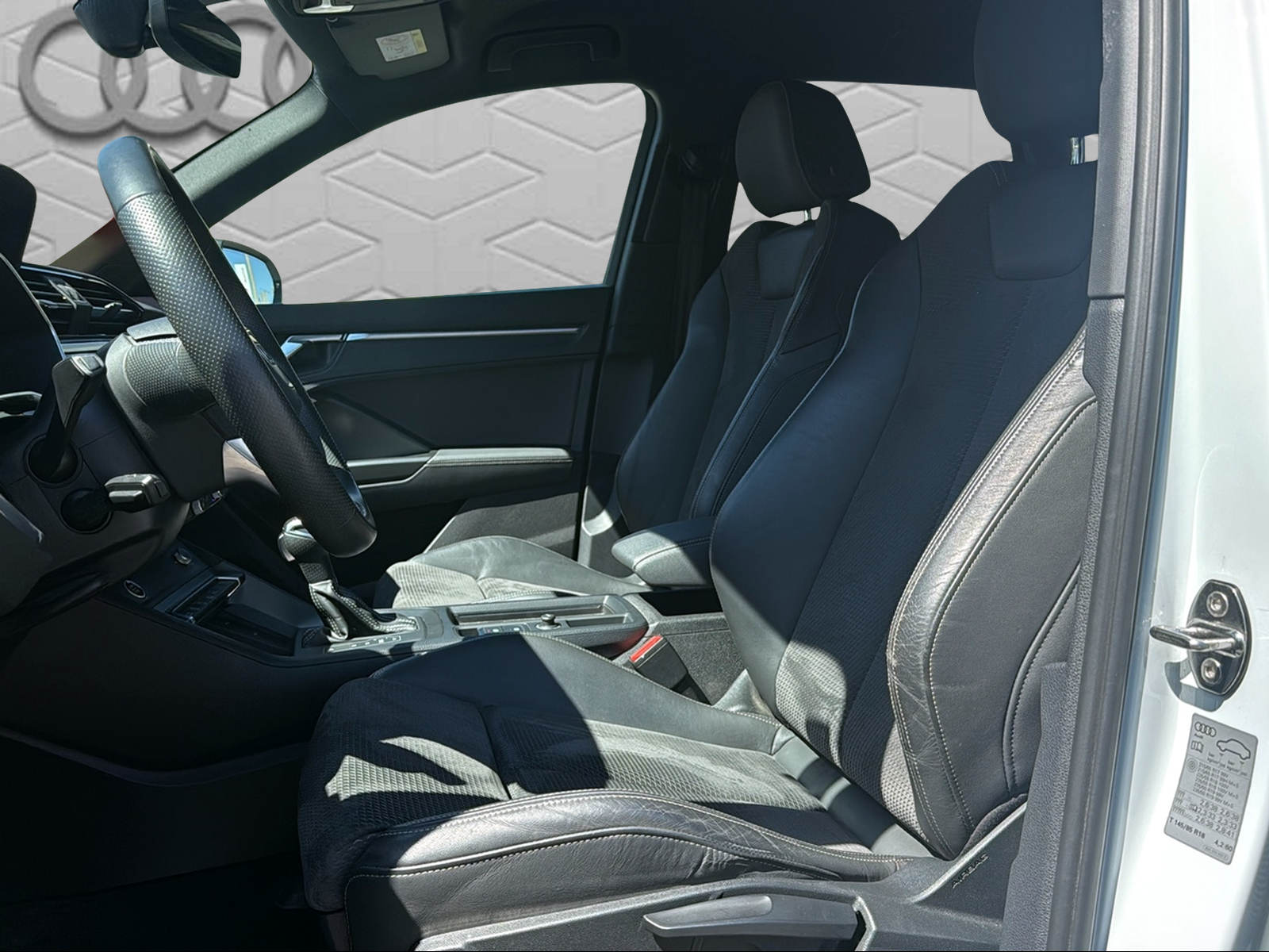 AUDI Q3 35 TFSI S line Attraction S-tronic-image-10