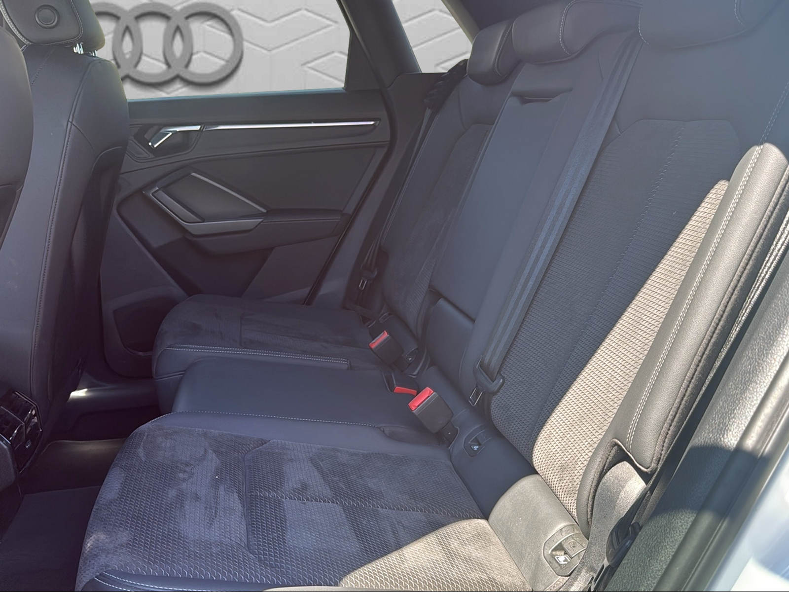 AUDI Q3 35 TFSI S line Attraction S-tronic-image-15