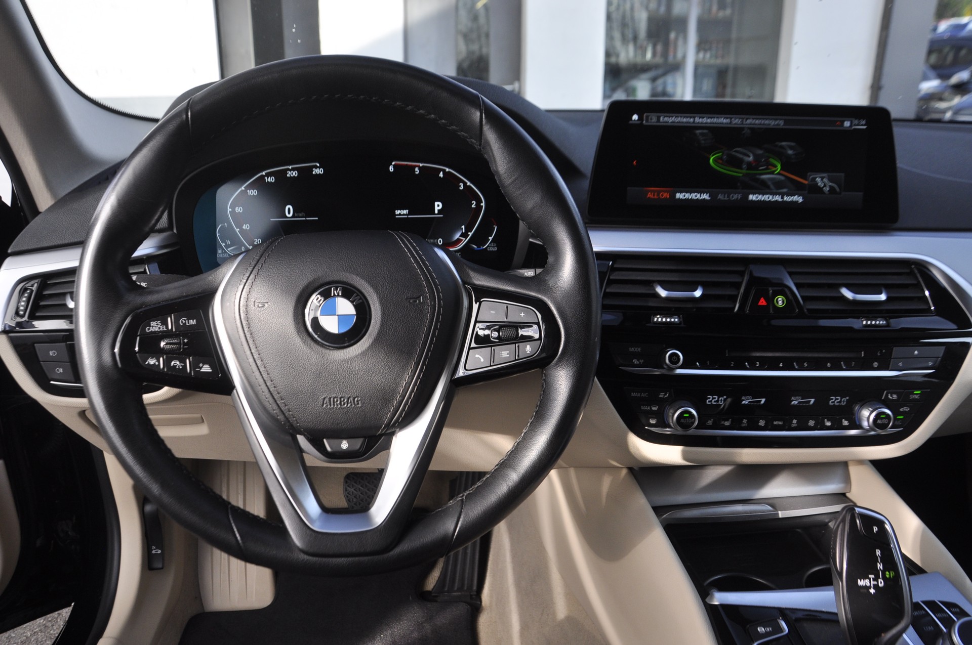 BMW 520d xDrive Touring Steptronic I Standheizung-image-9