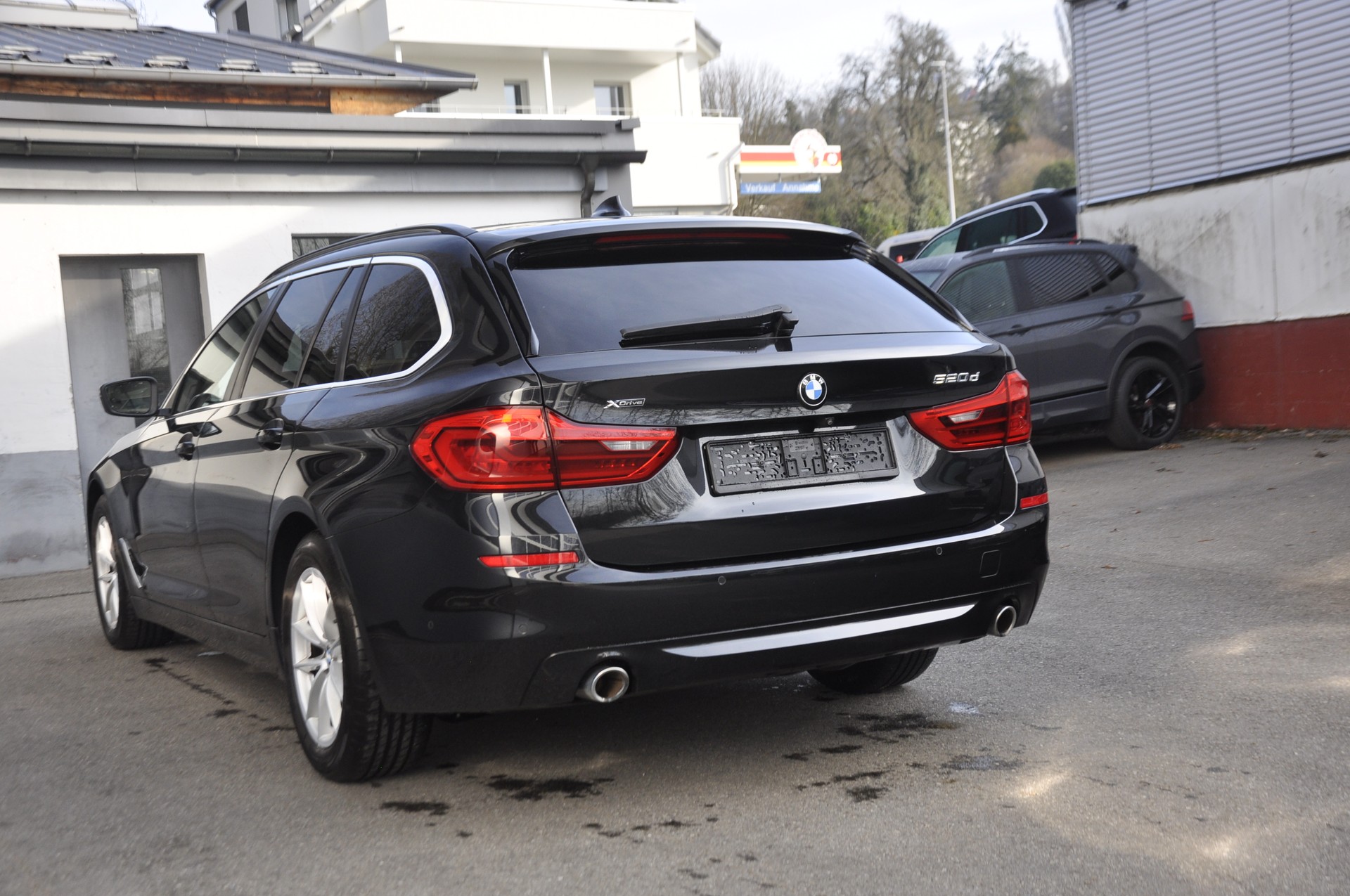 BMW 520d xDrive Touring Steptronic I Standheizung-image-15