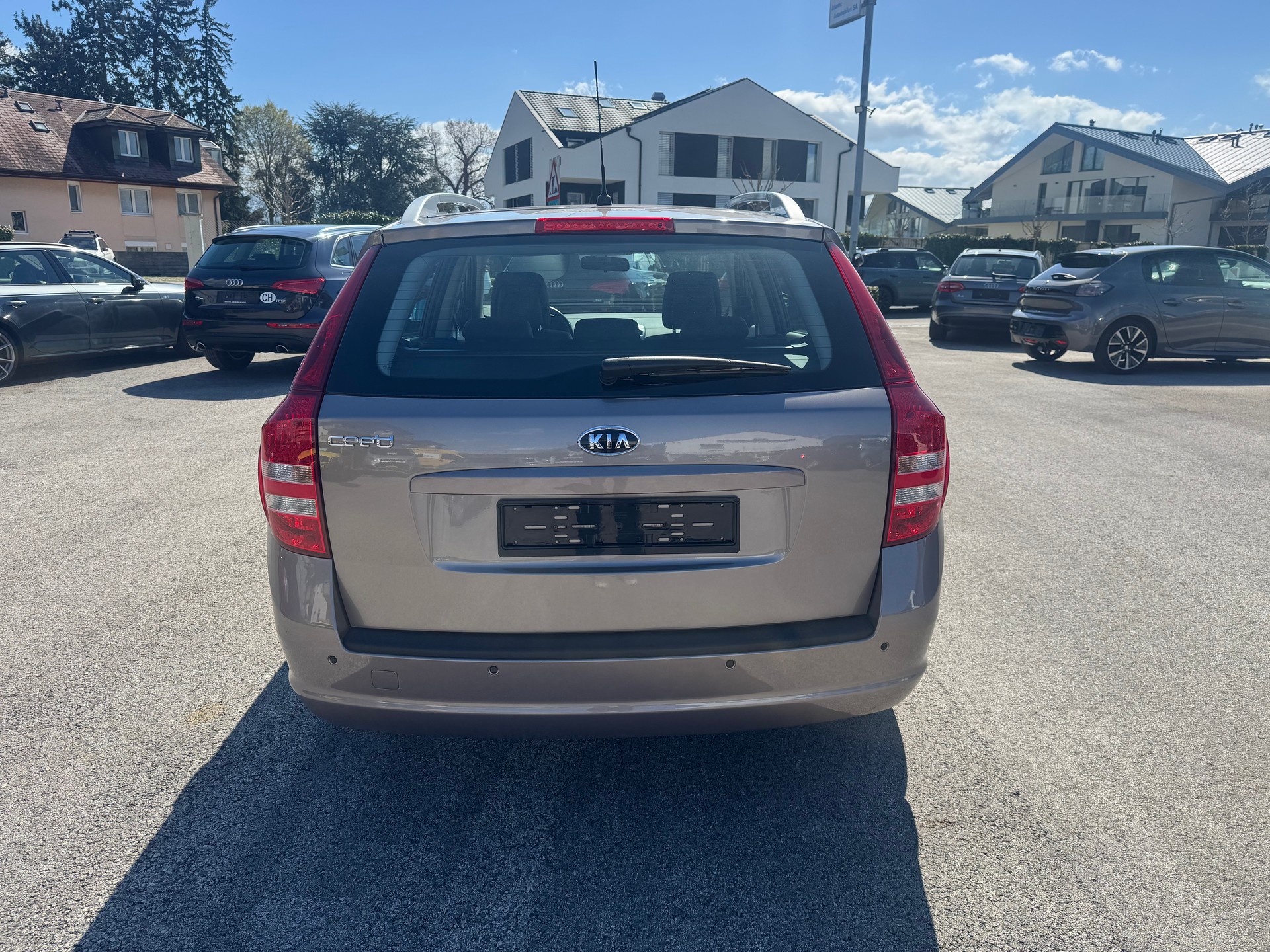 KIA Cee'd Sporty Wagon 1.6 16V Style Automatic-image-4
