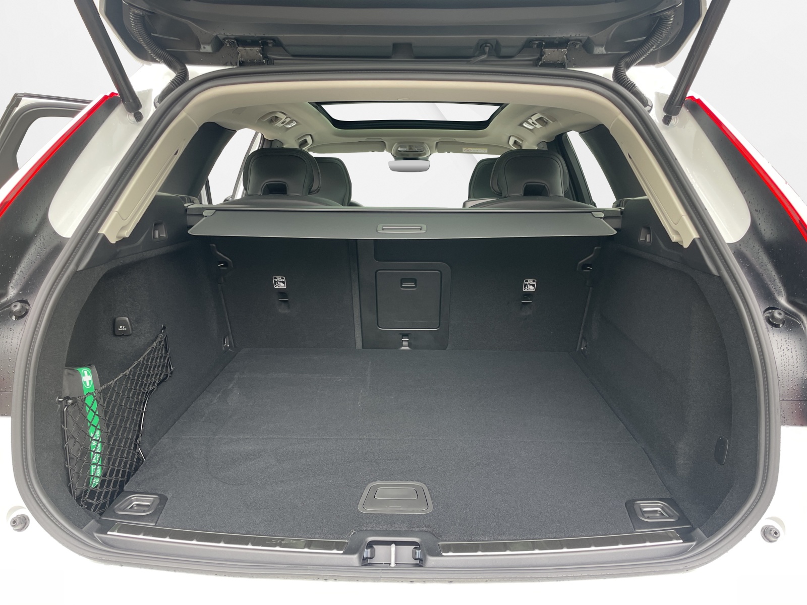 VOLVO XC60 2.0 T6 TE Ultra Dark eAWD-image-14