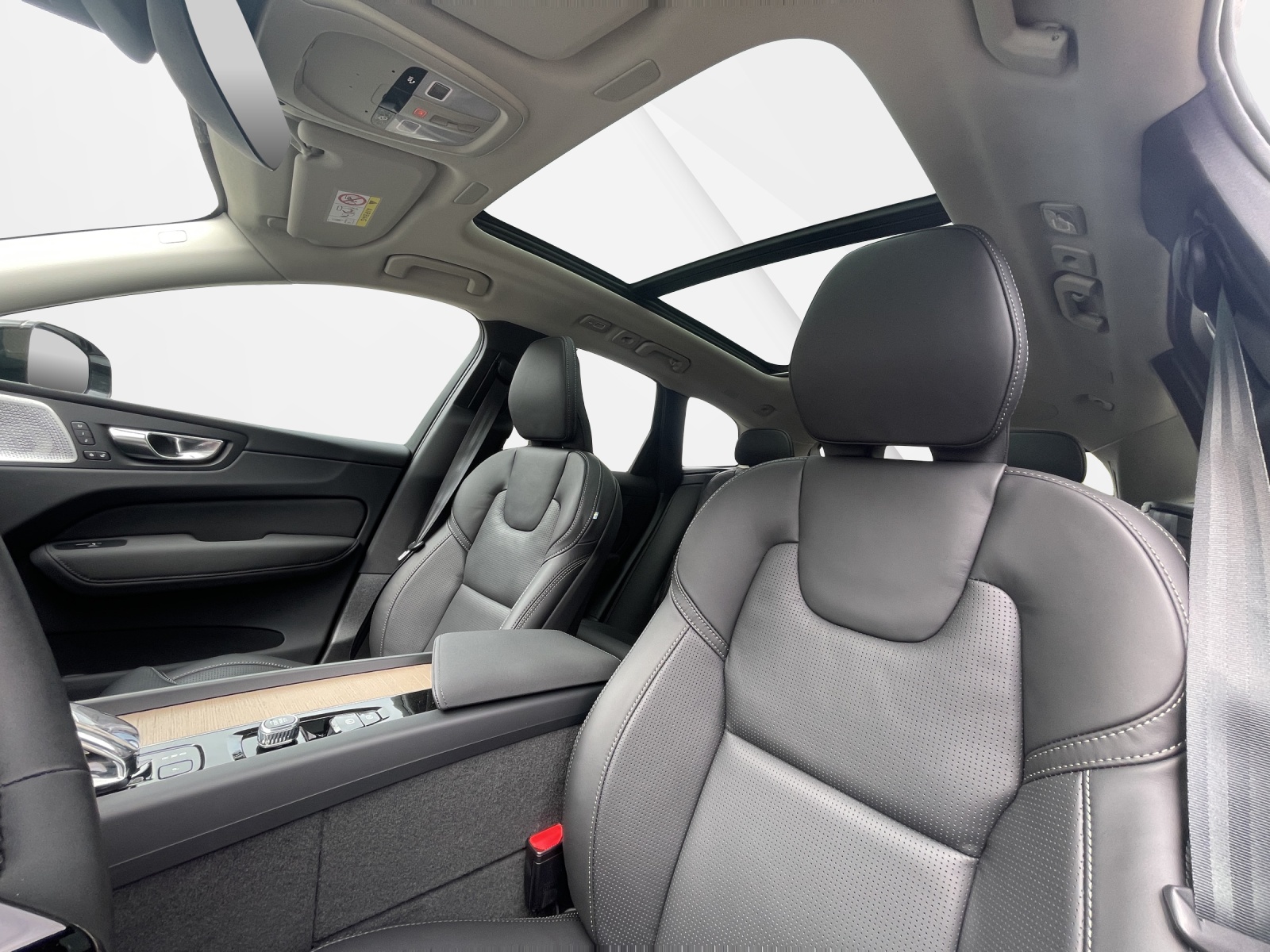 VOLVO XC60 2.0 T6 TE Ultra Dark eAWD-image-17
