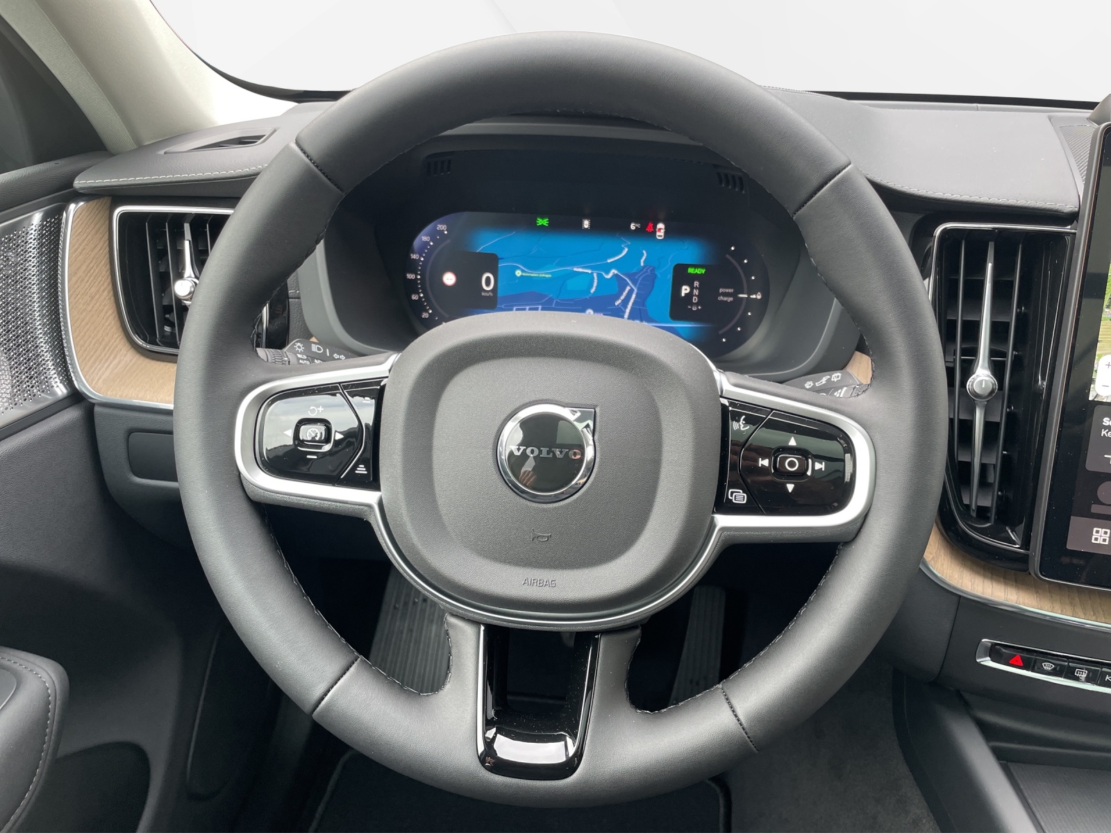 VOLVO XC60 2.0 T6 TE Ultra Dark eAWD-image-11