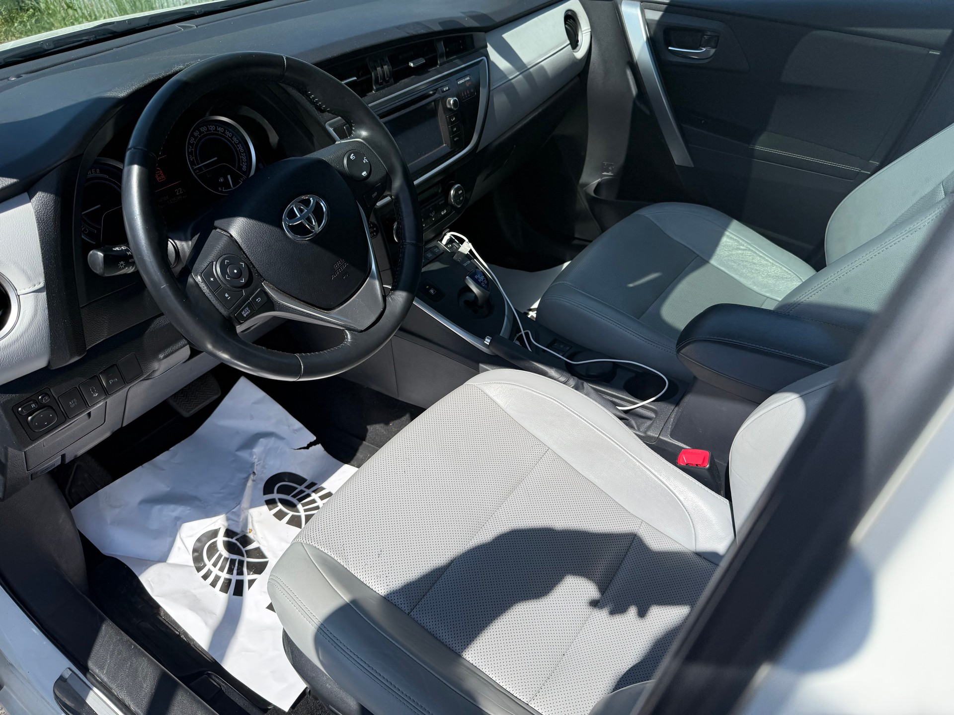 TOYOTA Auris Touring Sports 1.8 16V HSD Linea Luna-image-7