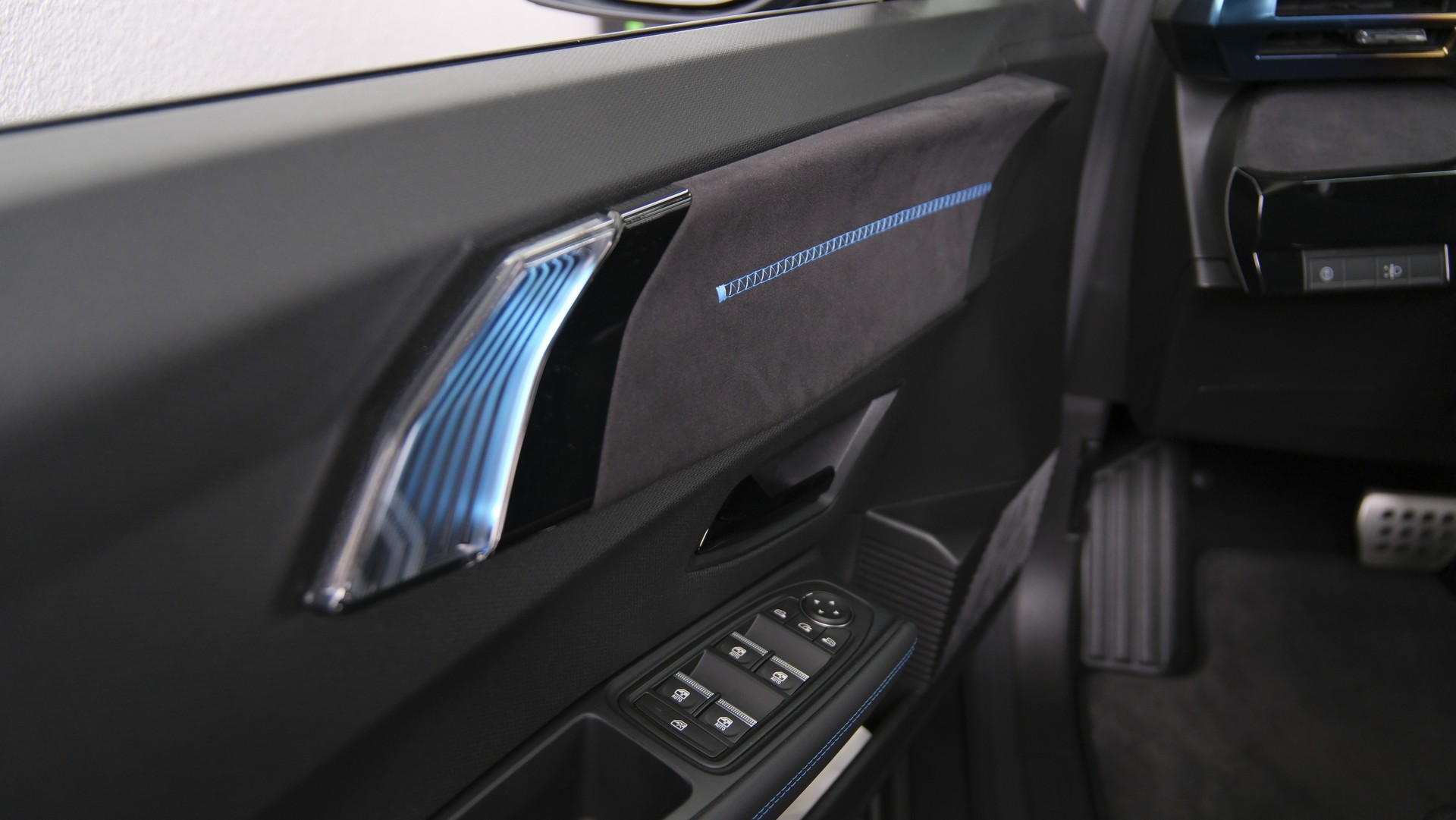 RENAULT Clio 1.8 E-Tech Esprit Alpine " Vollausstattung "-image-5