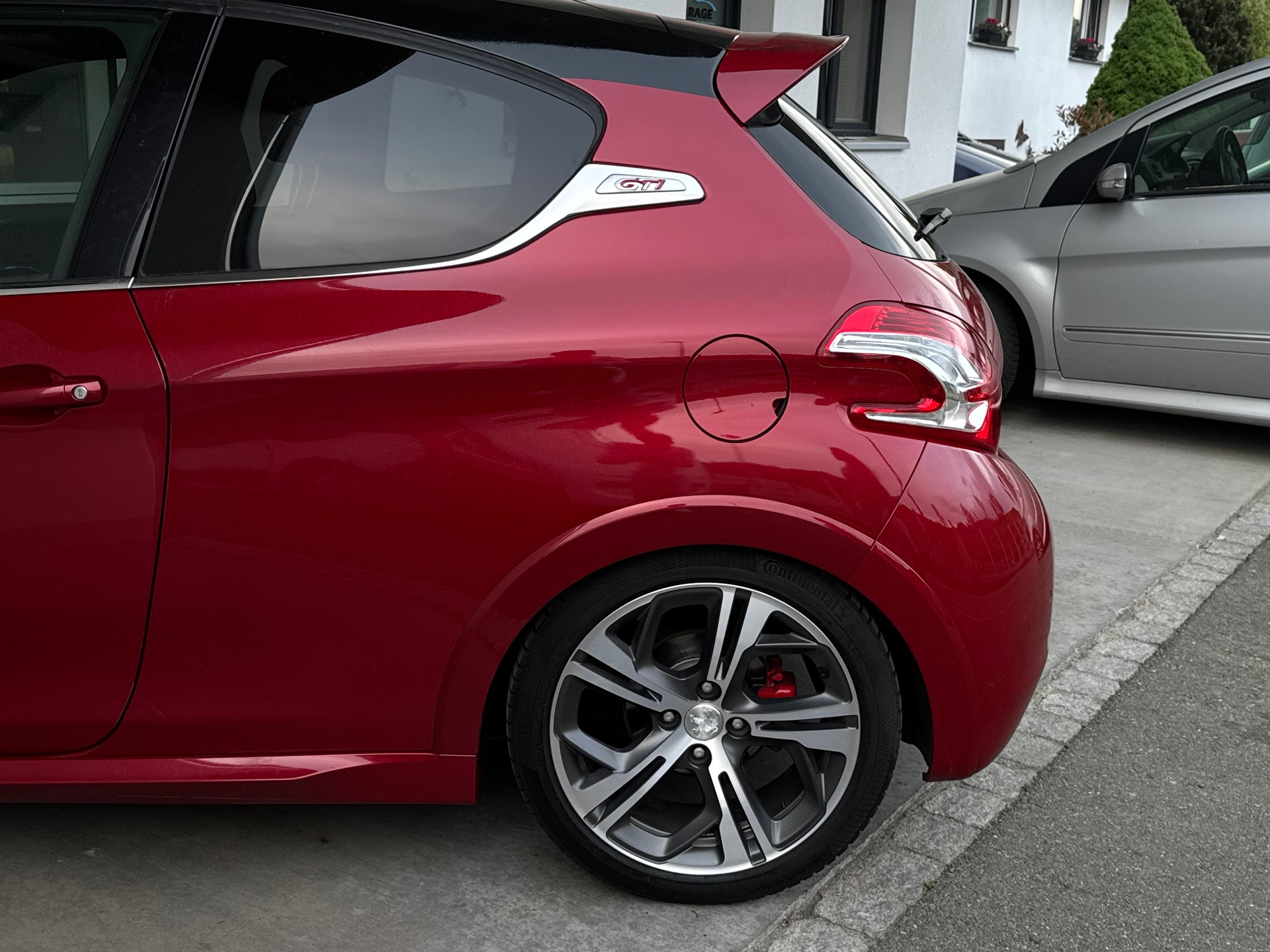 PEUGEOT 208 1.6 Turbo GTi-image-20