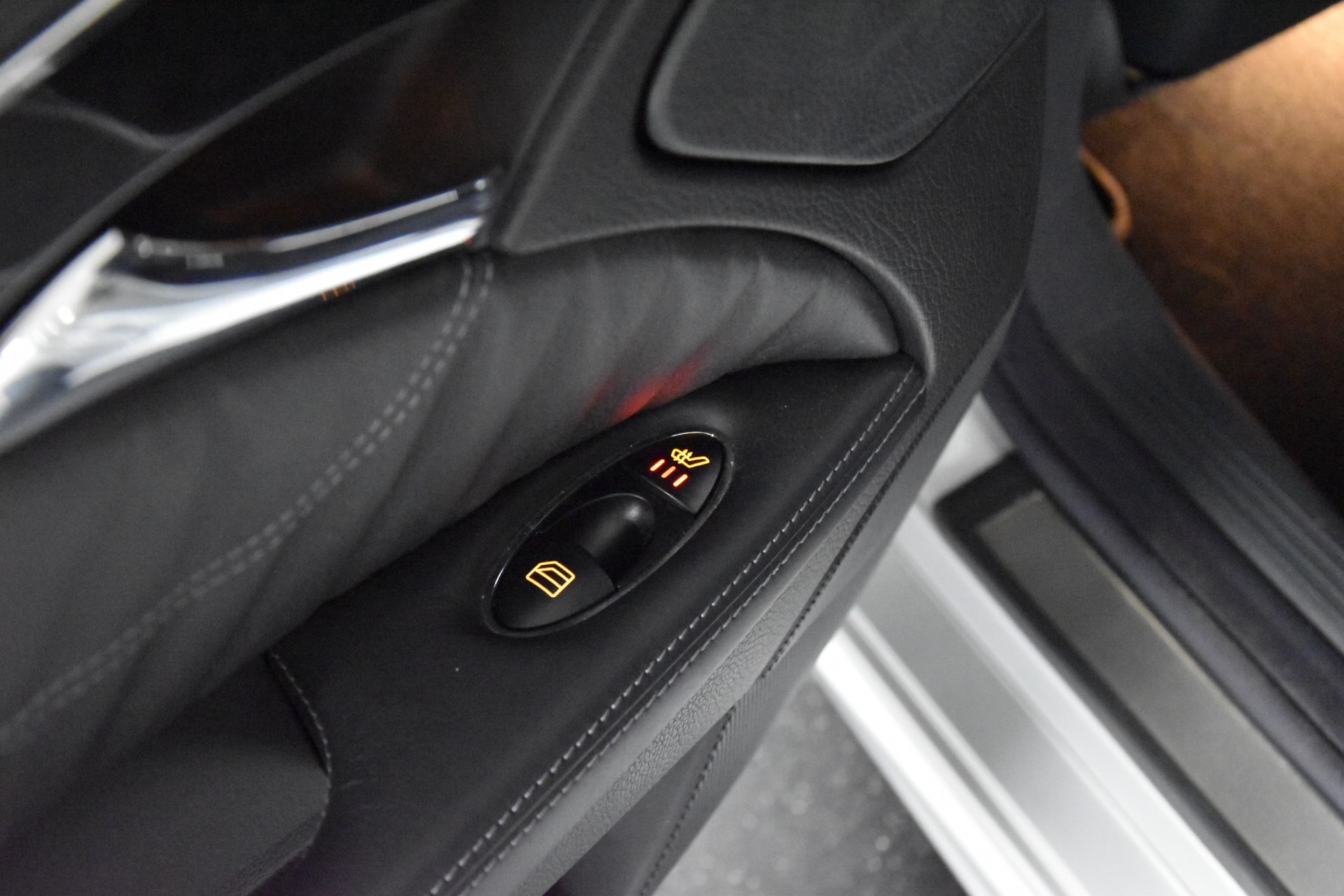 MERCEDES-BENZ E 55 AMG Avantgarde Automatic-image-24