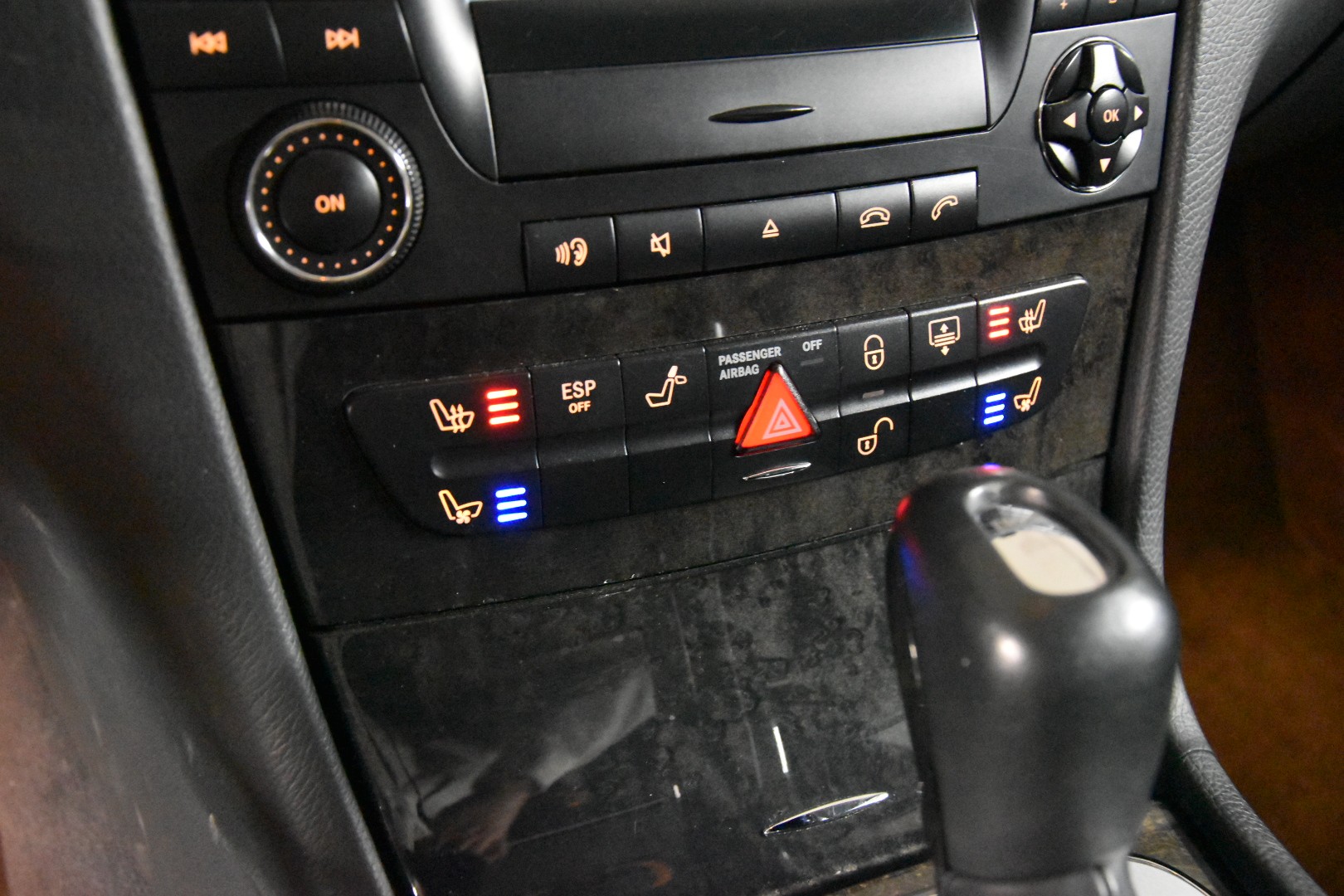 MERCEDES-BENZ E 55 AMG Avantgarde Automatic-image-21