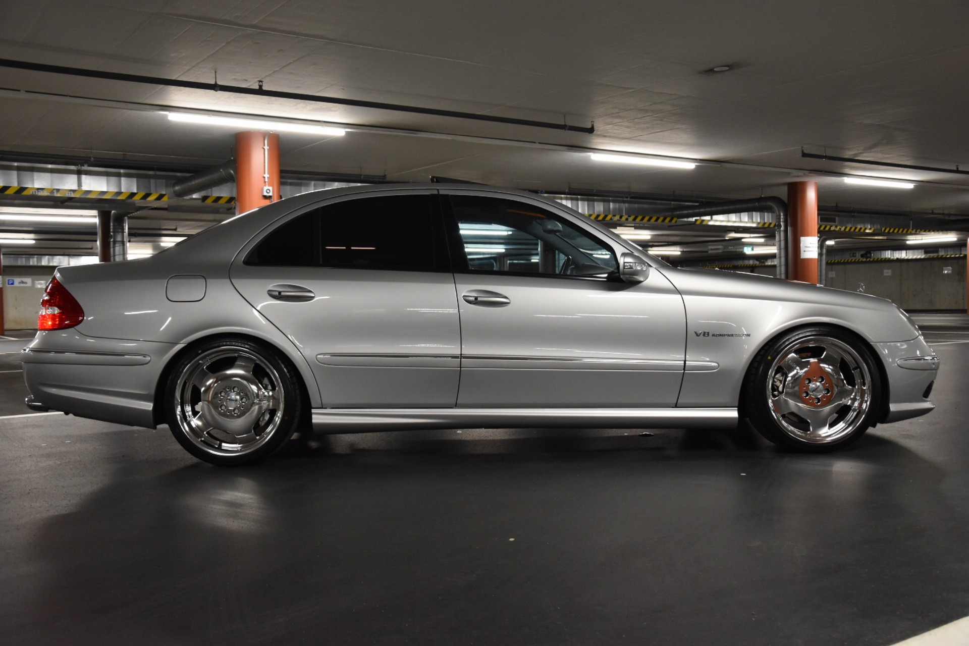 MERCEDES-BENZ E 55 AMG Avantgarde Automatic-image-12