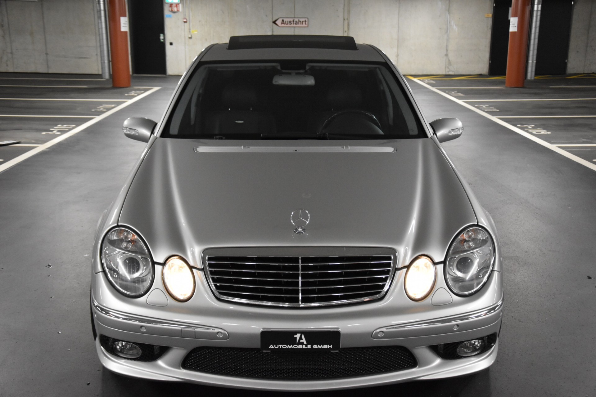 MERCEDES-BENZ E 55 AMG Avantgarde Automatic-image-13