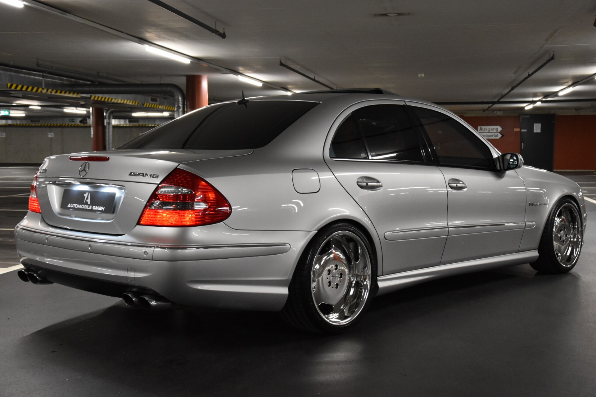 MERCEDES-BENZ E 55 AMG Avantgarde Automatic-image-11