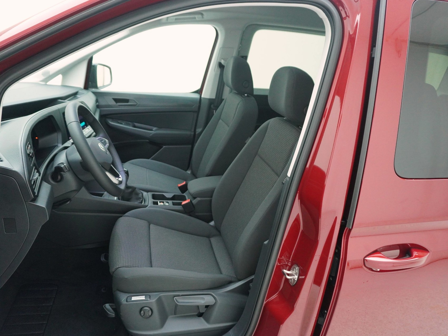 VW Caddy Maxi Outdoor 2.0 TDI 4Motion-image-12