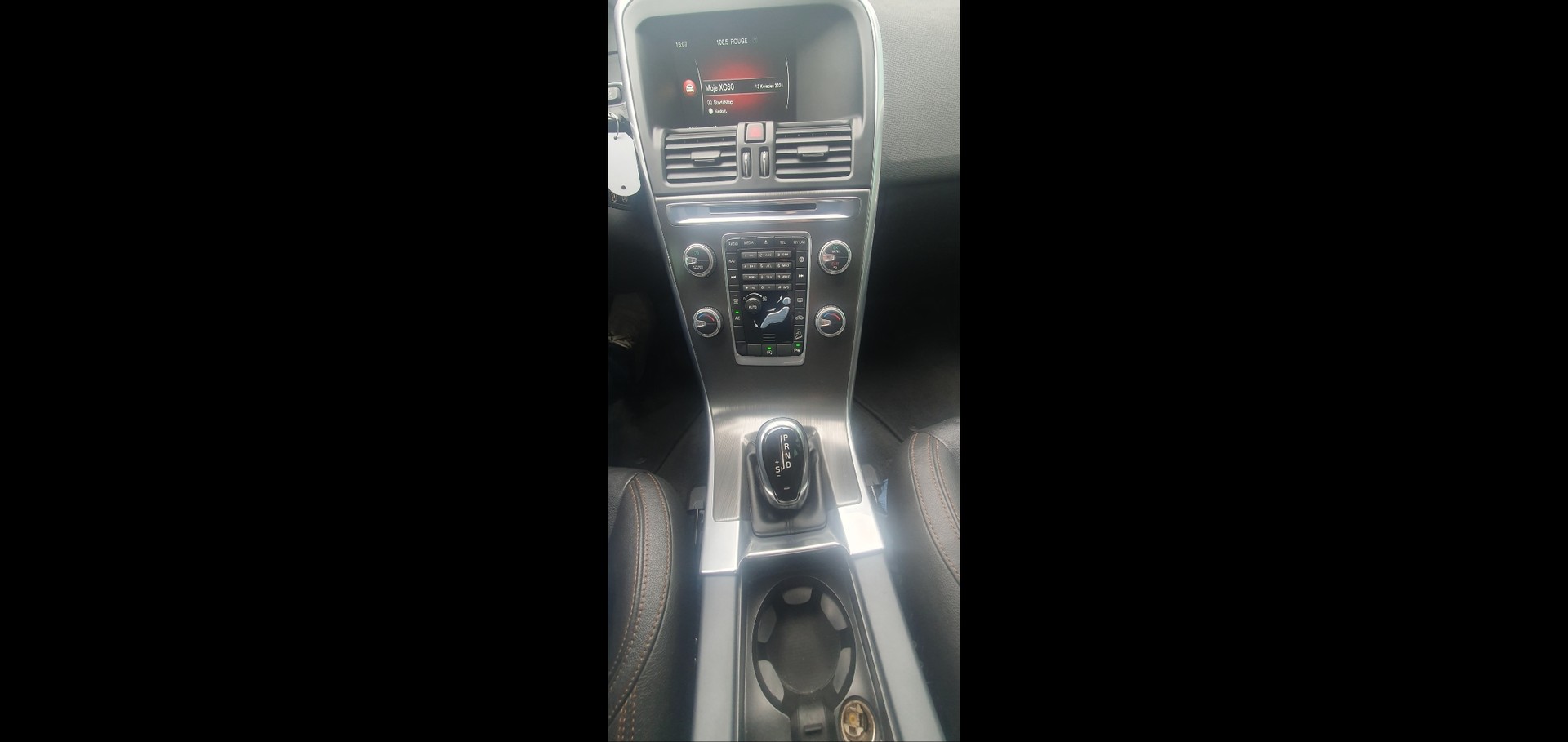 VOLVO XC60 2.4 turbo Diesel-image-8