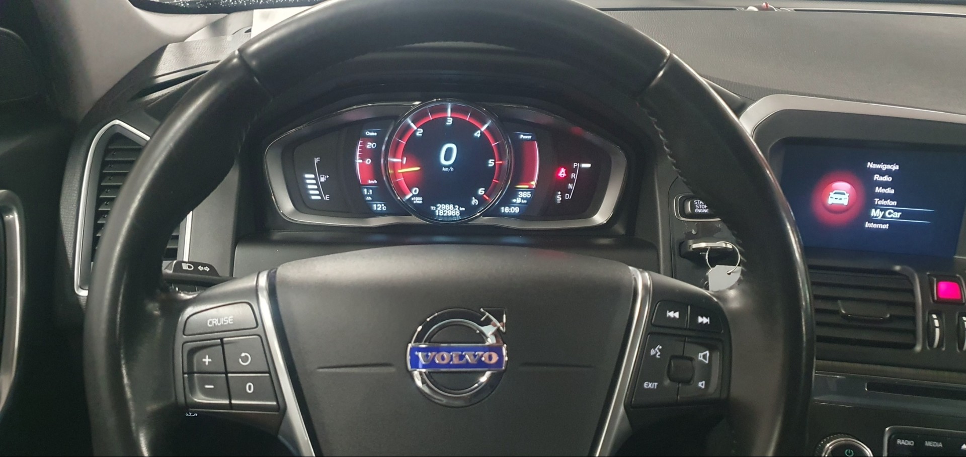 VOLVO XC60 2.4 turbo Diesel-image-7