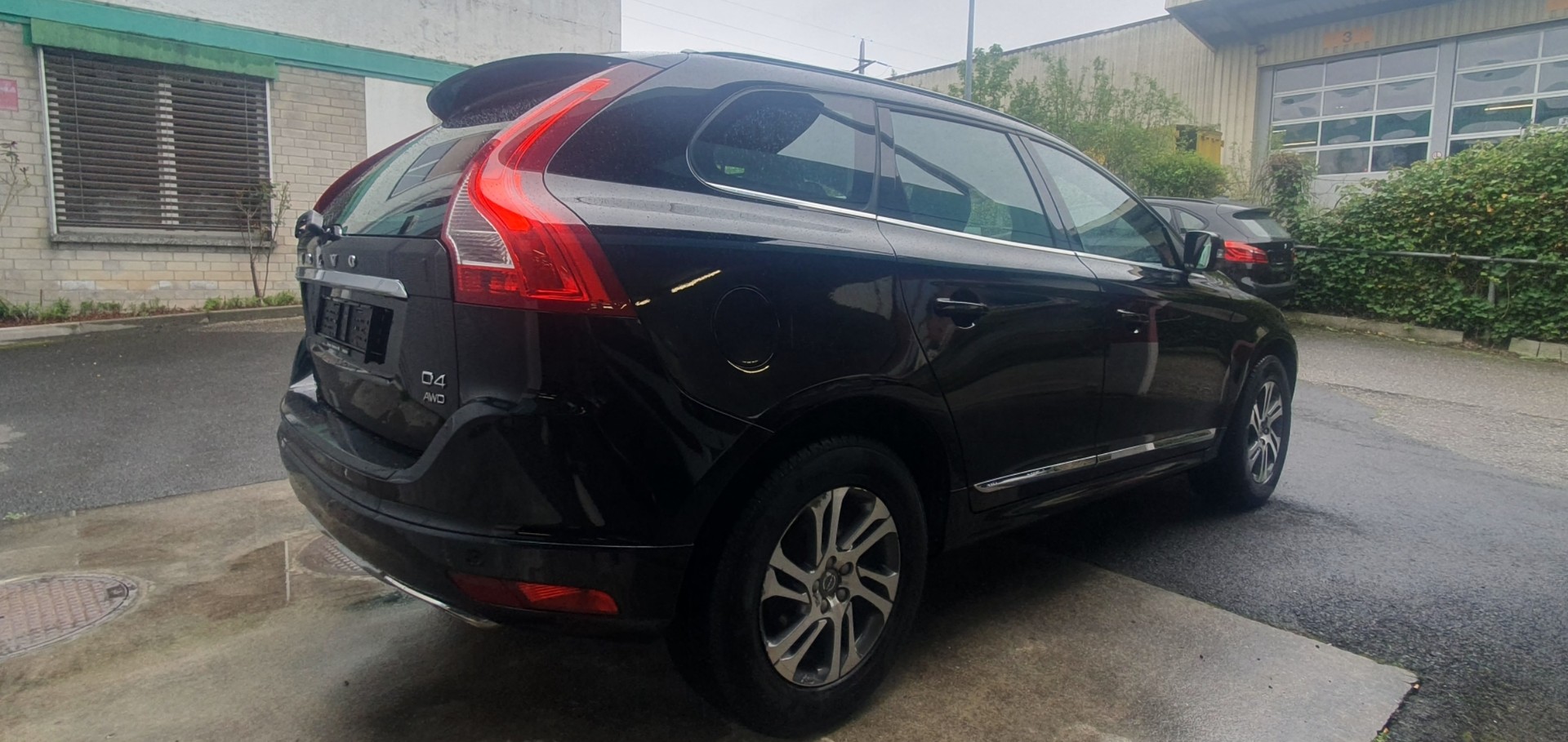 VOLVO XC60 2.4 turbo Diesel-image-1