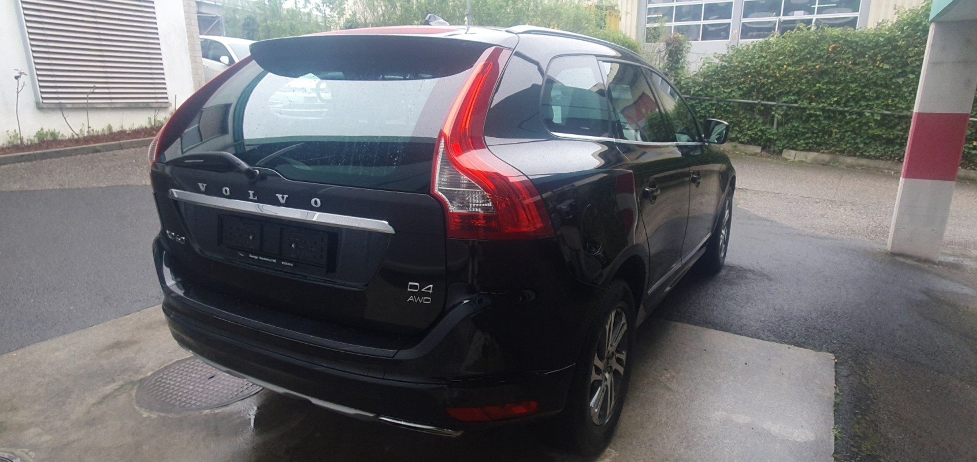 VOLVO XC60 2.4 turbo Diesel-image-3