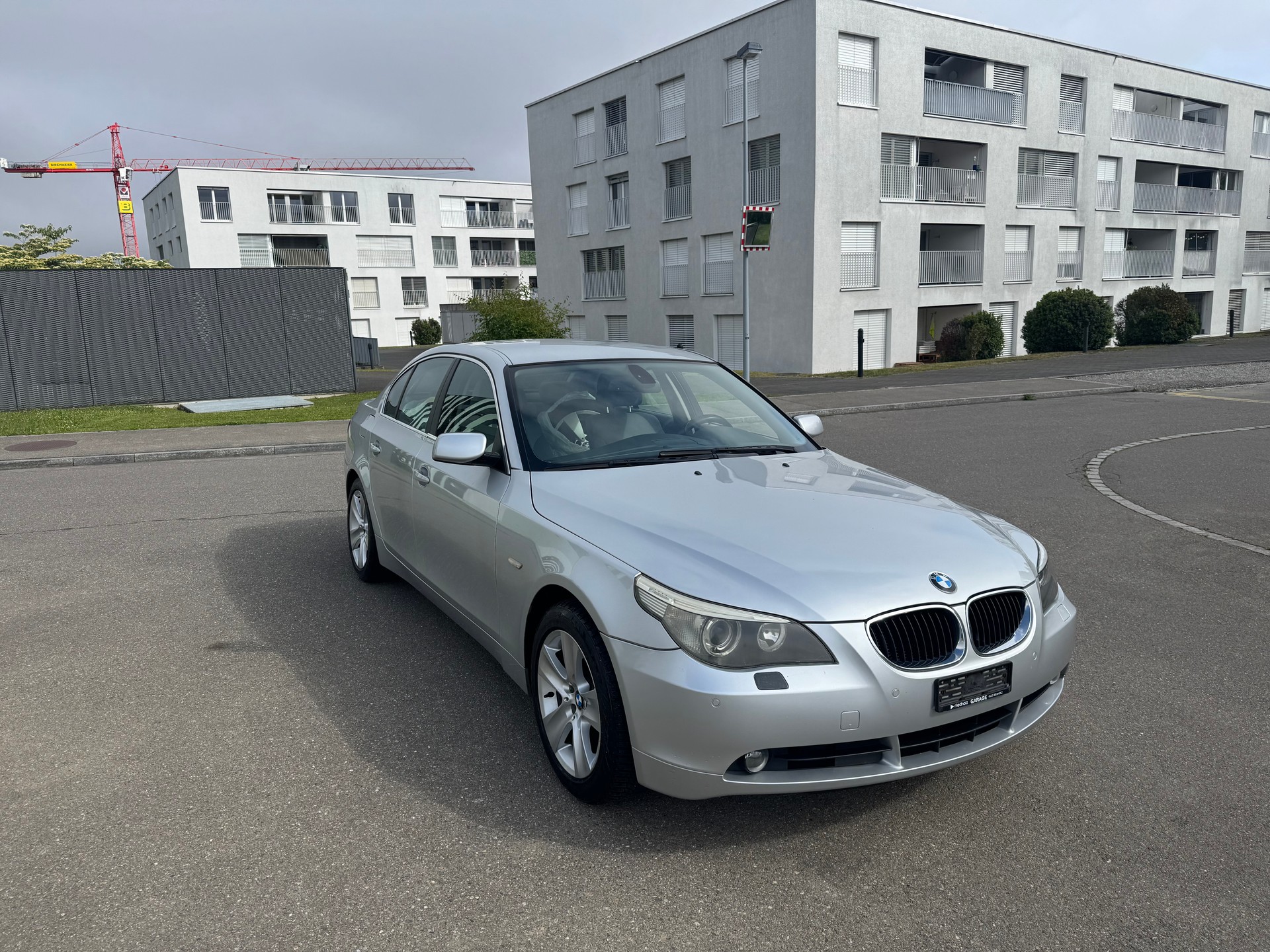 BMW 530xi-image-8