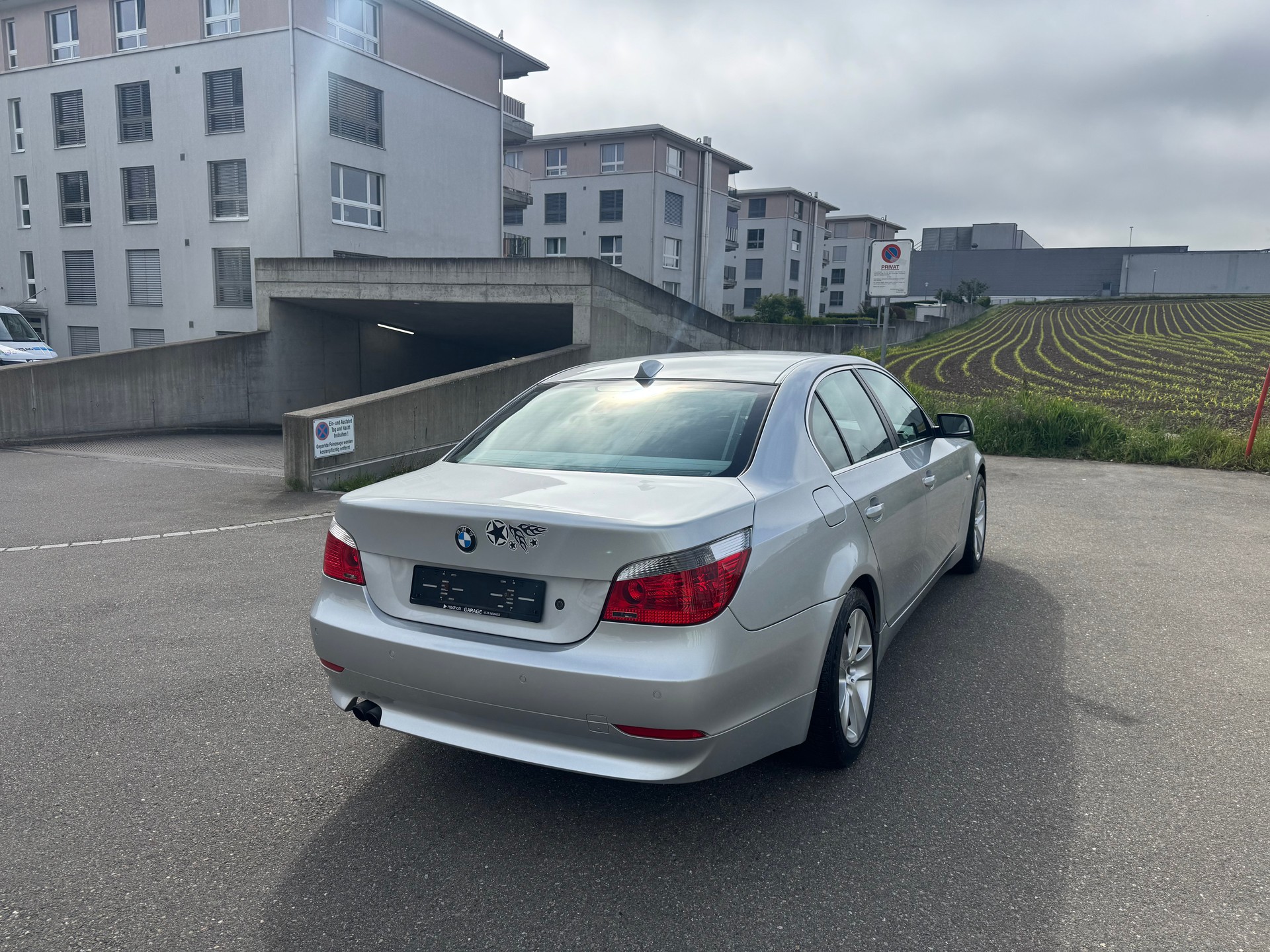 BMW 530xi-image-4
