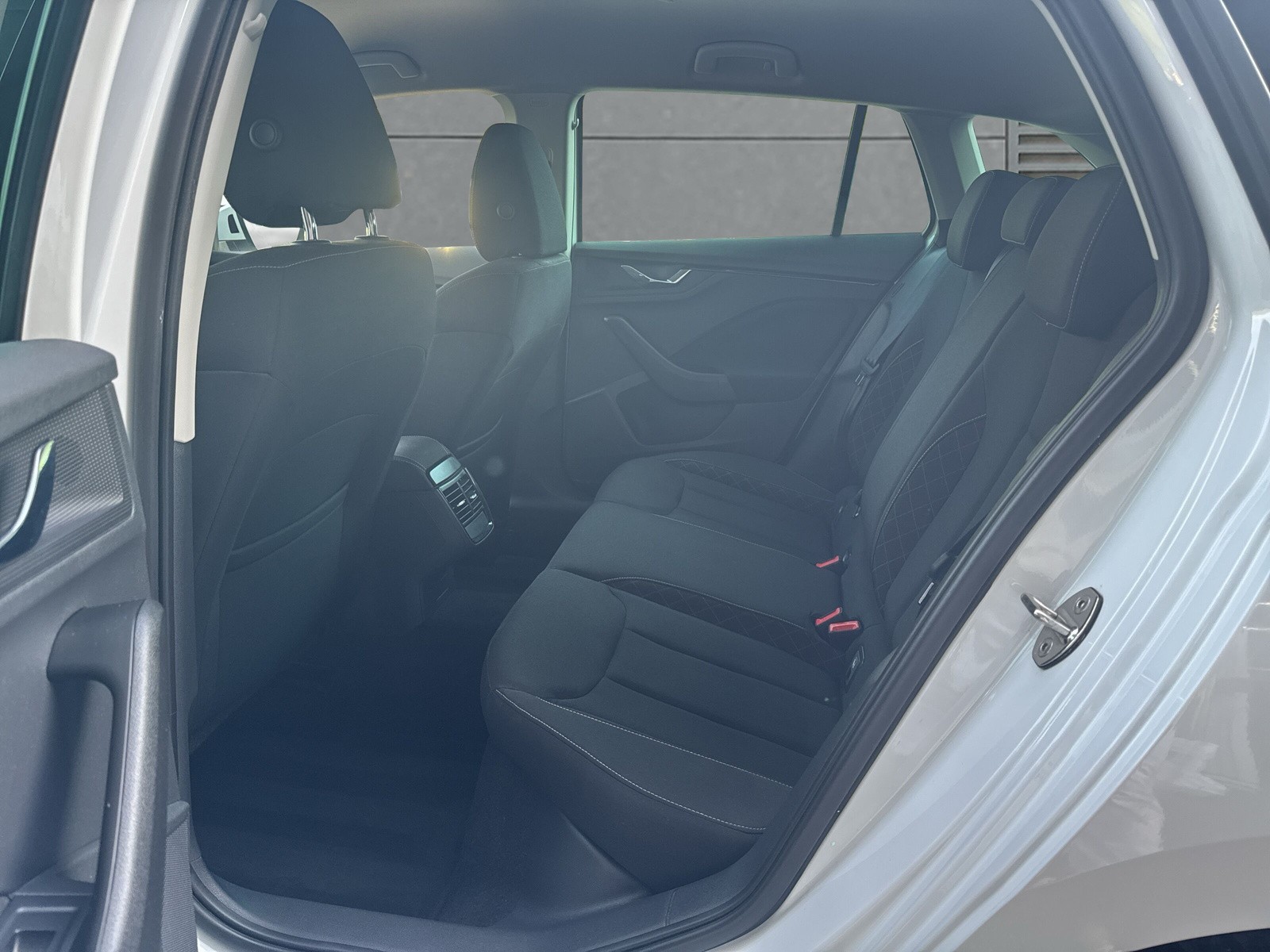 SKODA Scala 1.5 TSI ACT Drive 125 DSG-image-9
