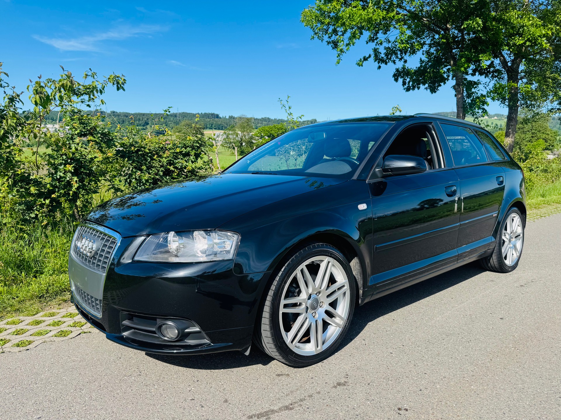 AUDI A3 Sportback 2.0 TDI Ambiente S-line-image-0