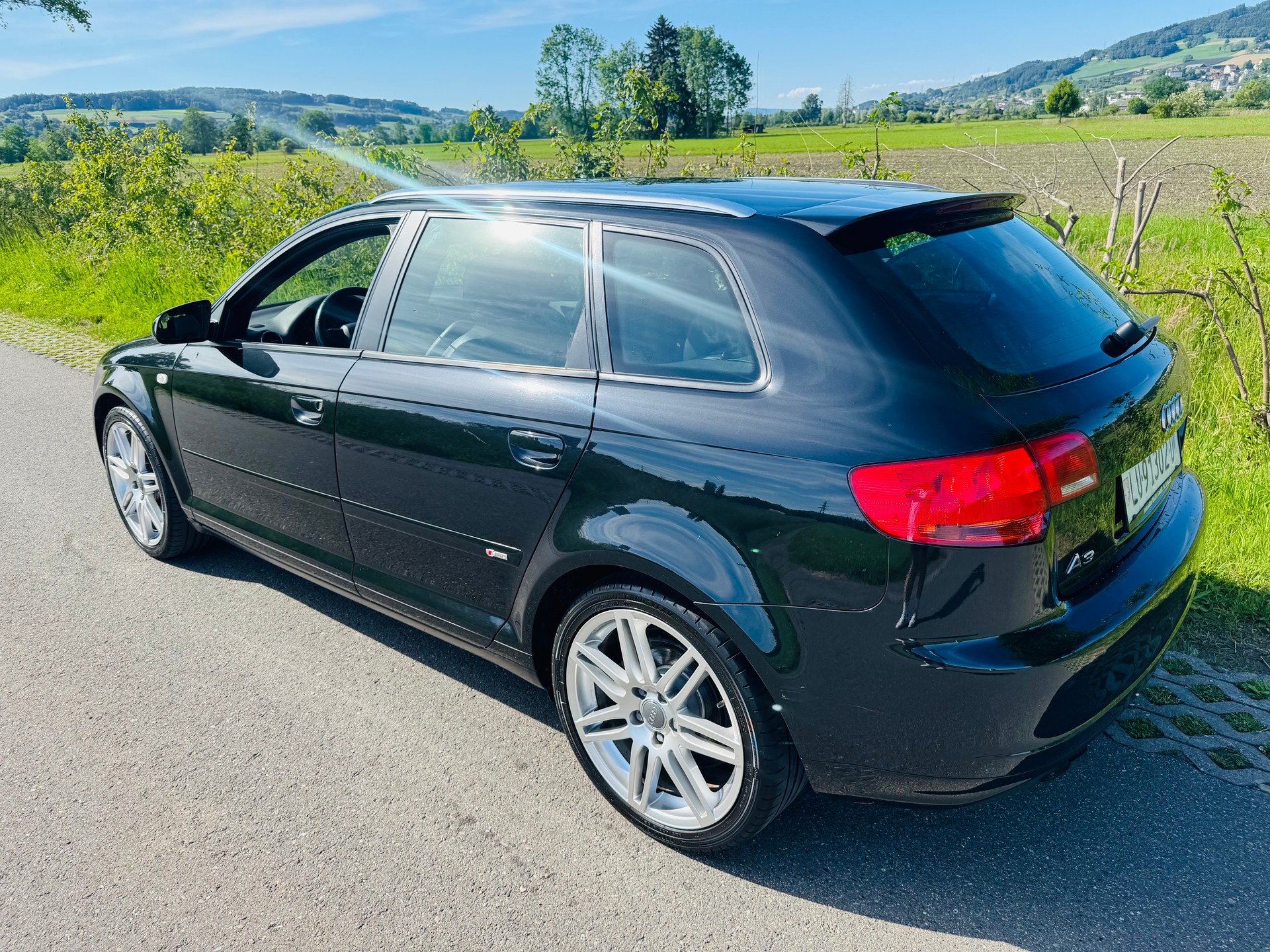 AUDI A3 Sportback 2.0 TDI Ambiente S-line-image-3