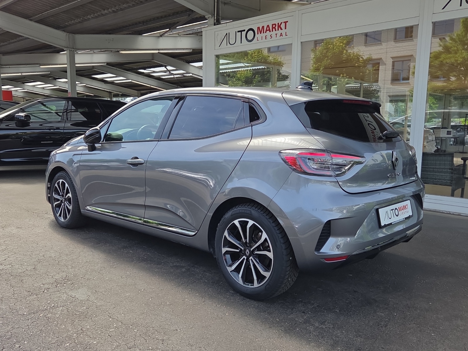 RENAULT Clio 1.6 E-Tech Techno-image-2