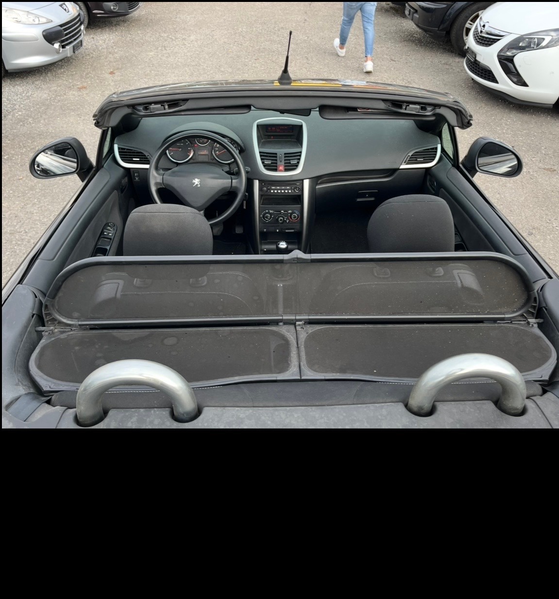 PEUGEOT 207 CC 1.6 16V Allure-image-8
