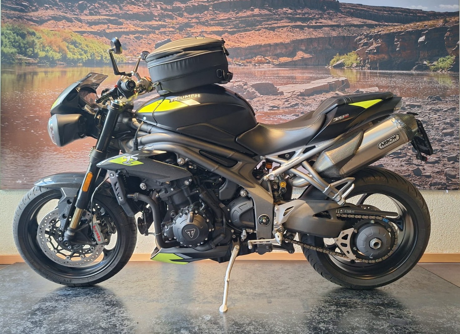 TRIUMPH Speed Triple RS 1050 ABS-showroom-element-2