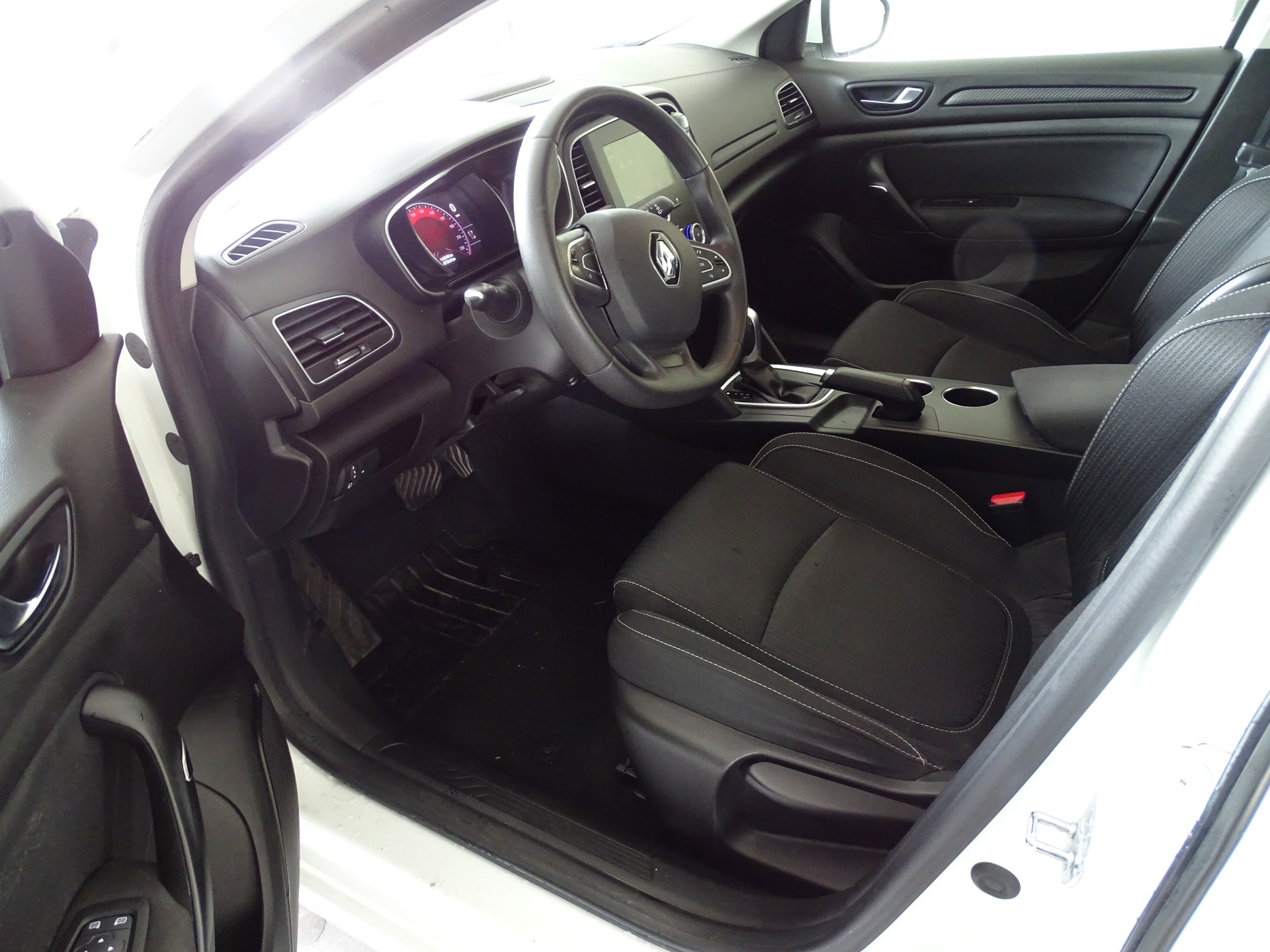 RENAULT Mégane Grandtour 1.5 dCi Business EDC-image-5
