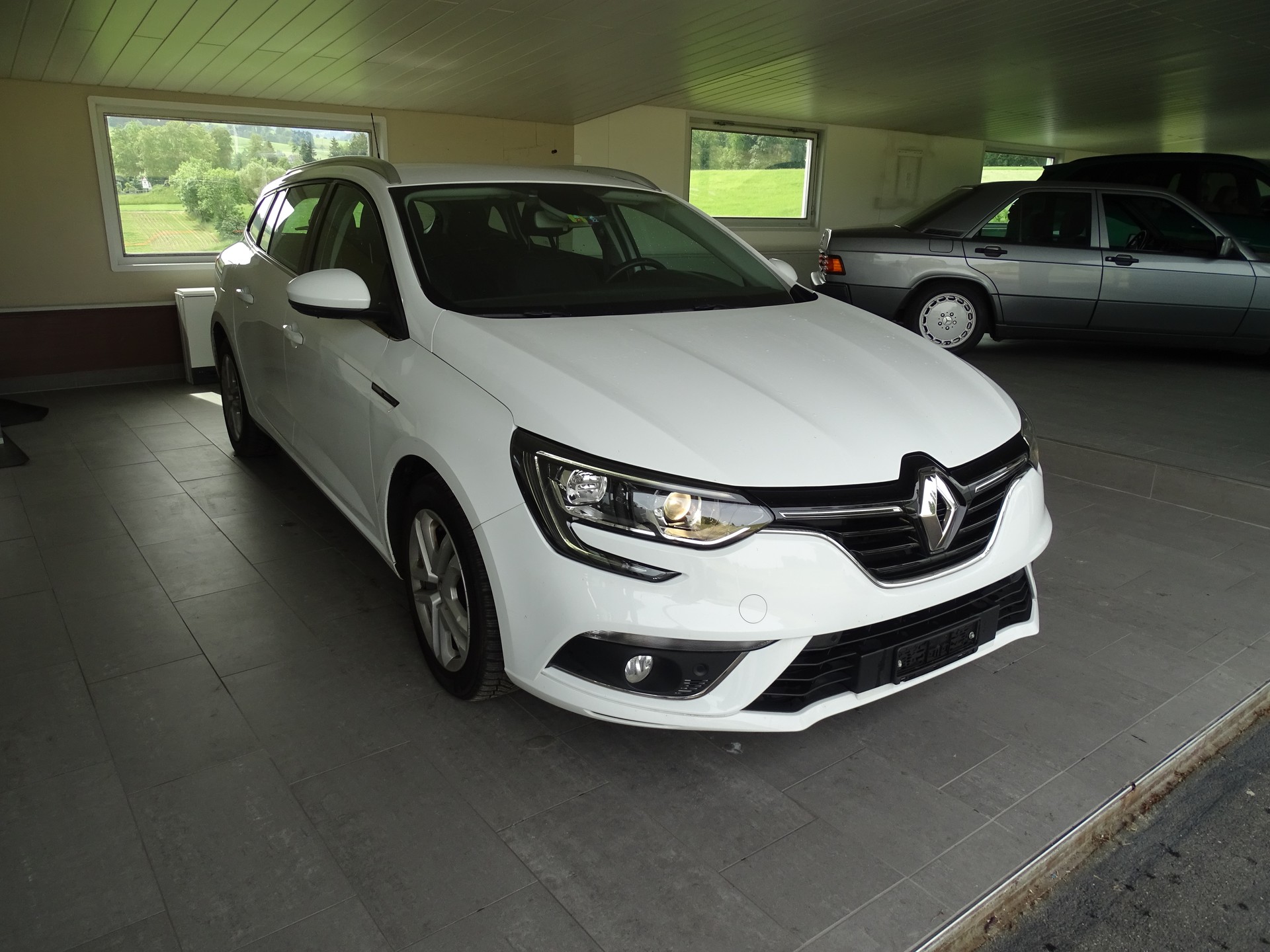 RENAULT Mégane Grandtour 1.5 dCi Business EDC-image-1