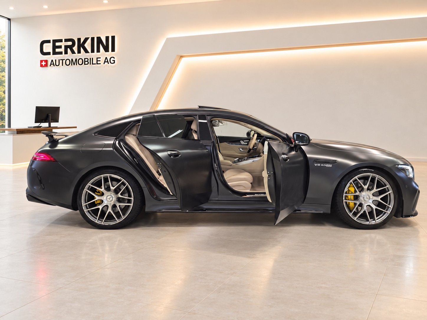 MERCEDES-BENZ AMG GT 4 63 S 4Matic+ Speedshift MCT * CH Fahrzeug * Sonderlackierung * Gratis Service *-image-4