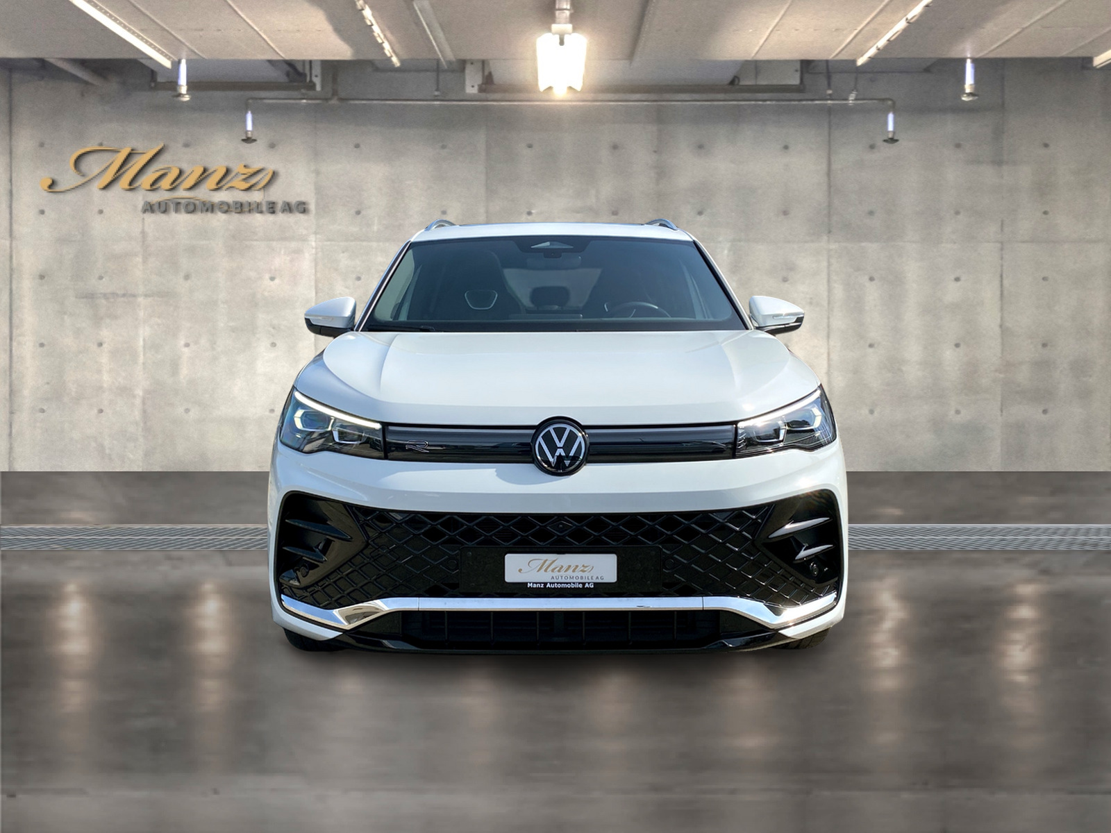 VW Tiguan 2.0 TSI 266PS DSG R-Line 4Motion **Panorama-Schiebe-Hebedach**-image-3