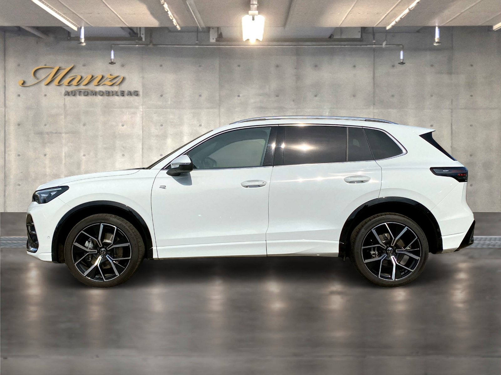 VW Tiguan 2.0 TSI 266PS DSG R-Line 4Motion **Panorama-Schiebe-Hebedach**-image-1