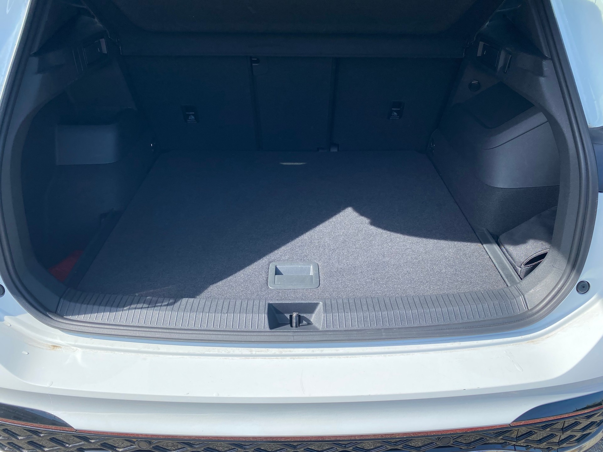 VW Tiguan 2.0 TSI 266PS DSG R-Line 4Motion **Panorama-Schiebe-Hebedach**-image-7