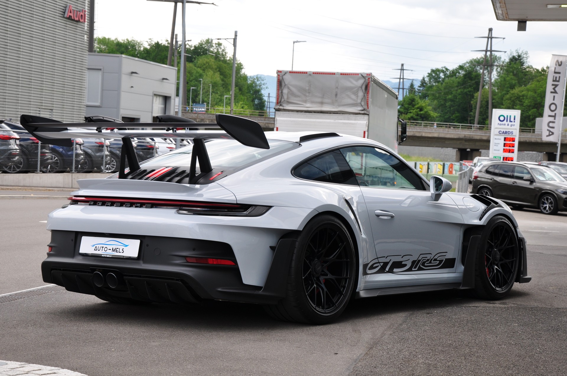 PORSCHE 911 GT3 RS-image-8