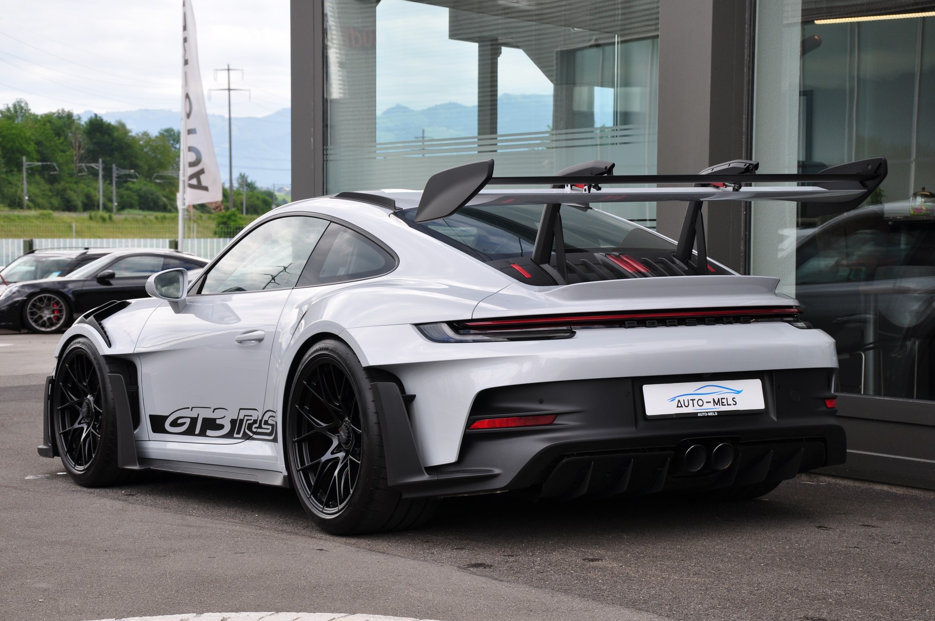 PORSCHE 911 GT3 RS-showroom-element-1