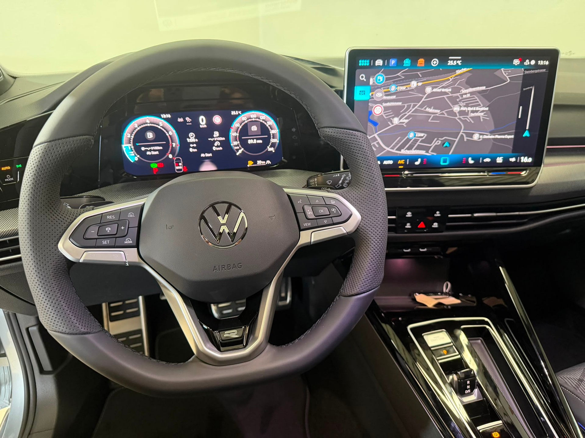 VW Golf 2.0 TSI R-Line DSG 4 Motion-image-6