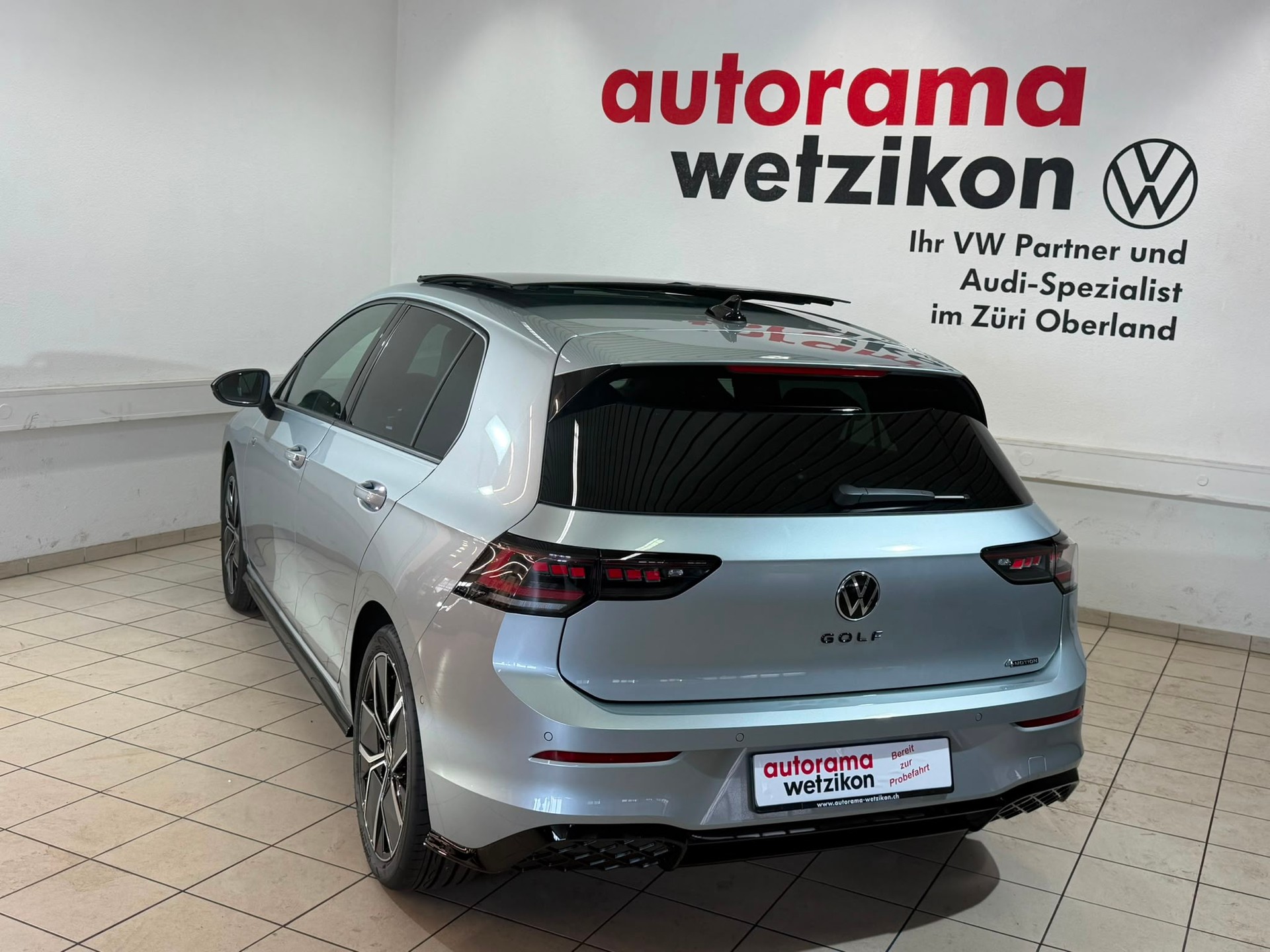 VW Golf 2.0 TSI R-Line DSG 4 Motion-image-3