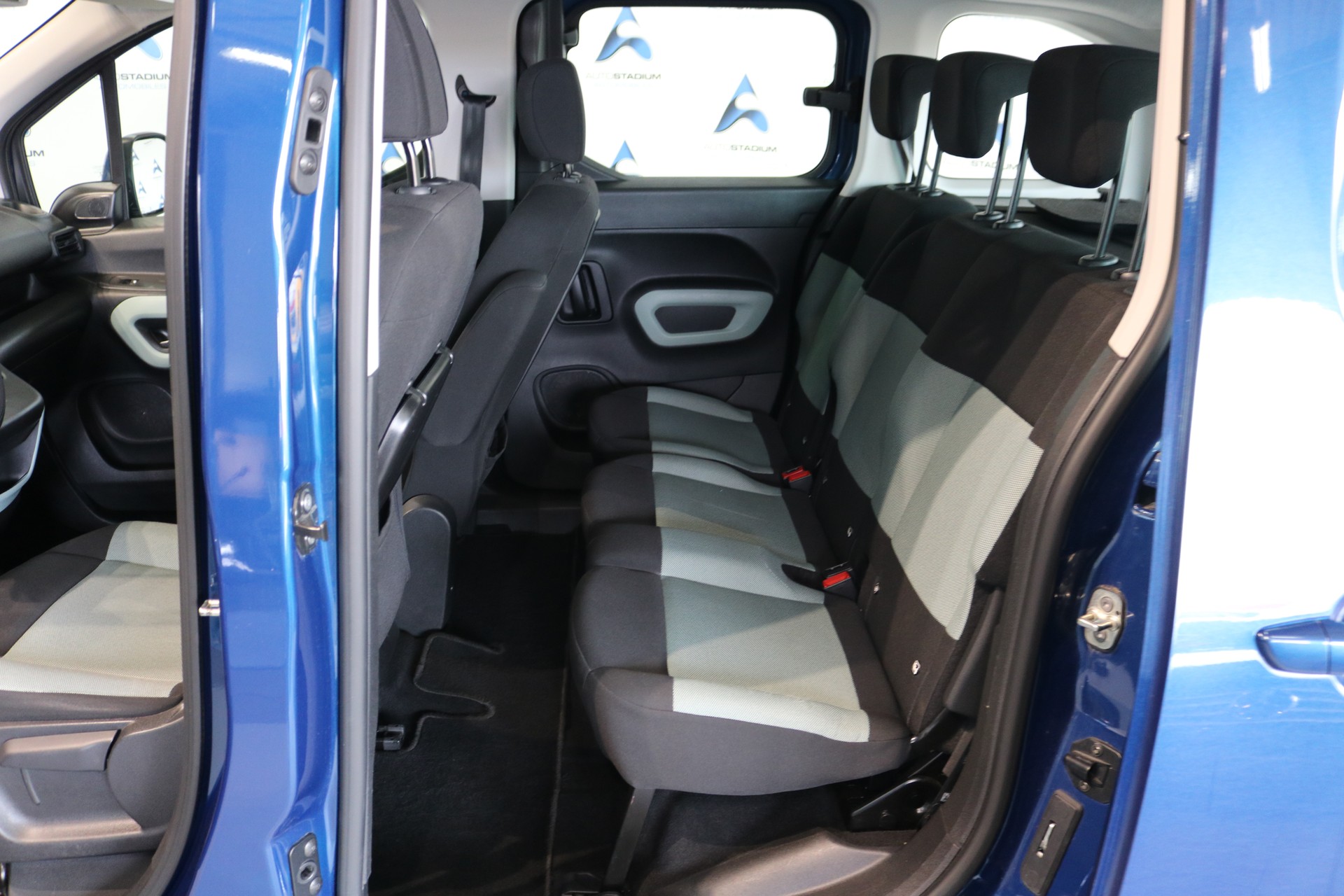 CITROEN Berlingo Feel Pack EAT8-image-5