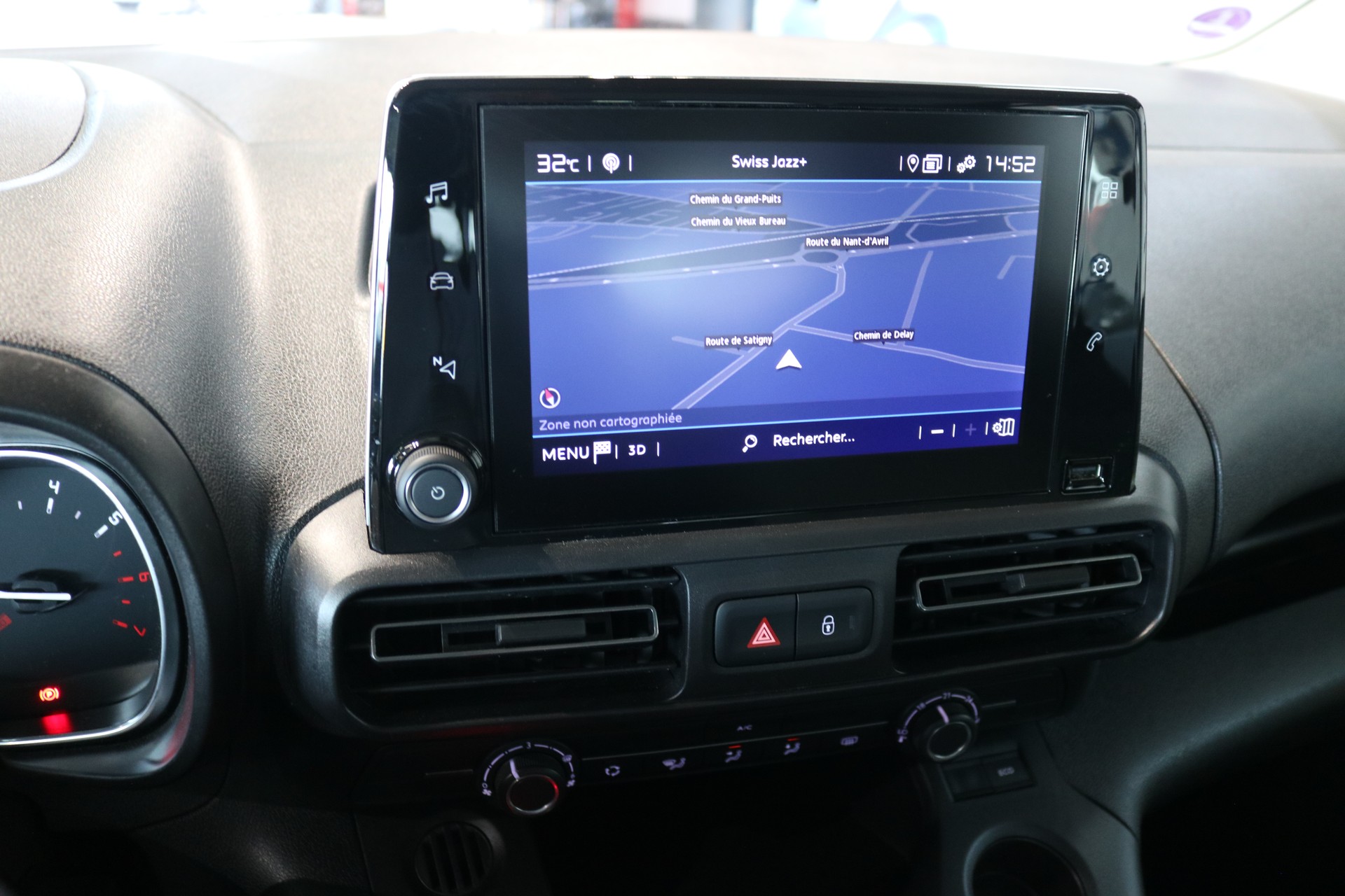 CITROEN Berlingo Feel Pack EAT8-image-40