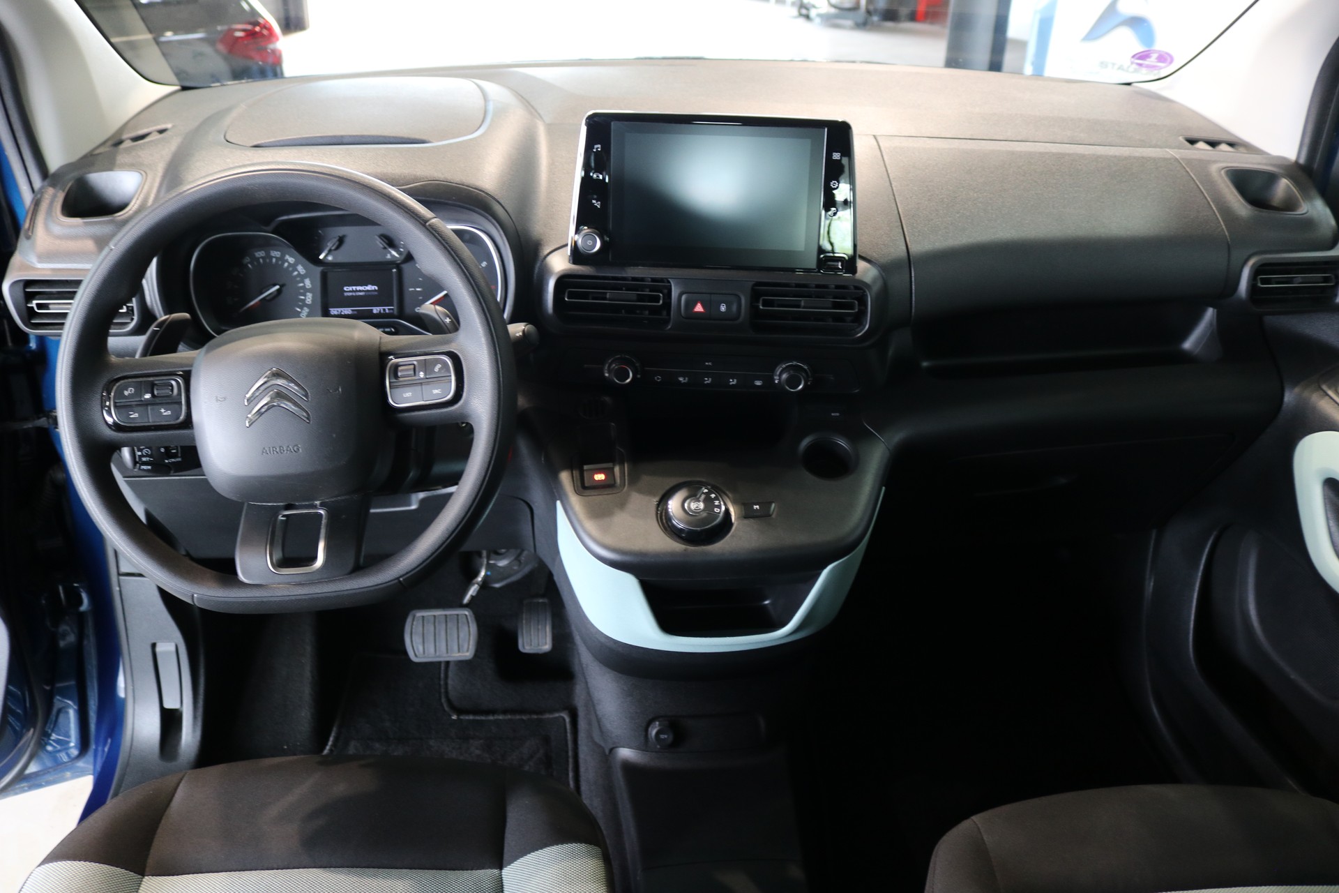 CITROEN Berlingo Feel Pack EAT8-image-1
