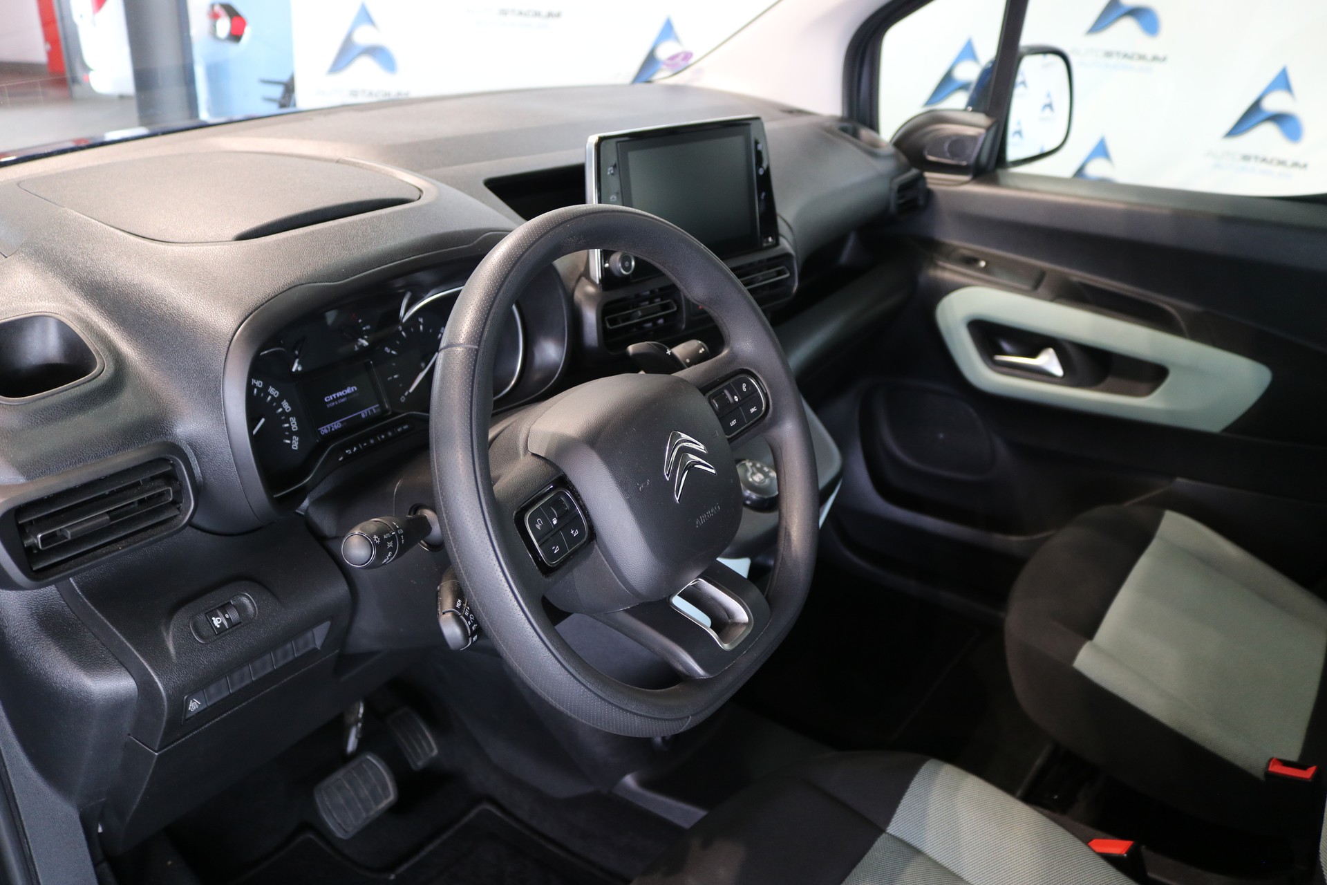 CITROEN Berlingo Feel Pack EAT8-image-34