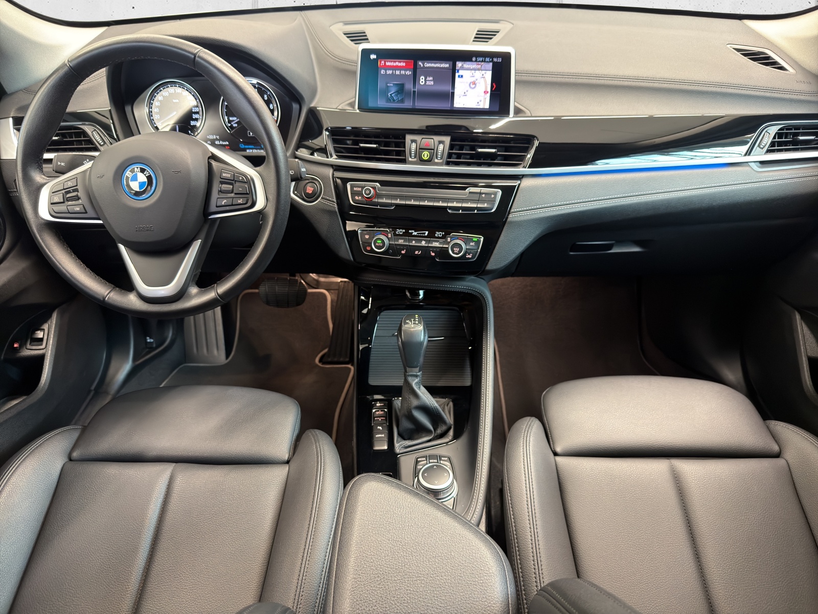 BMW X1 xDrive 25e Sport Line-image-13