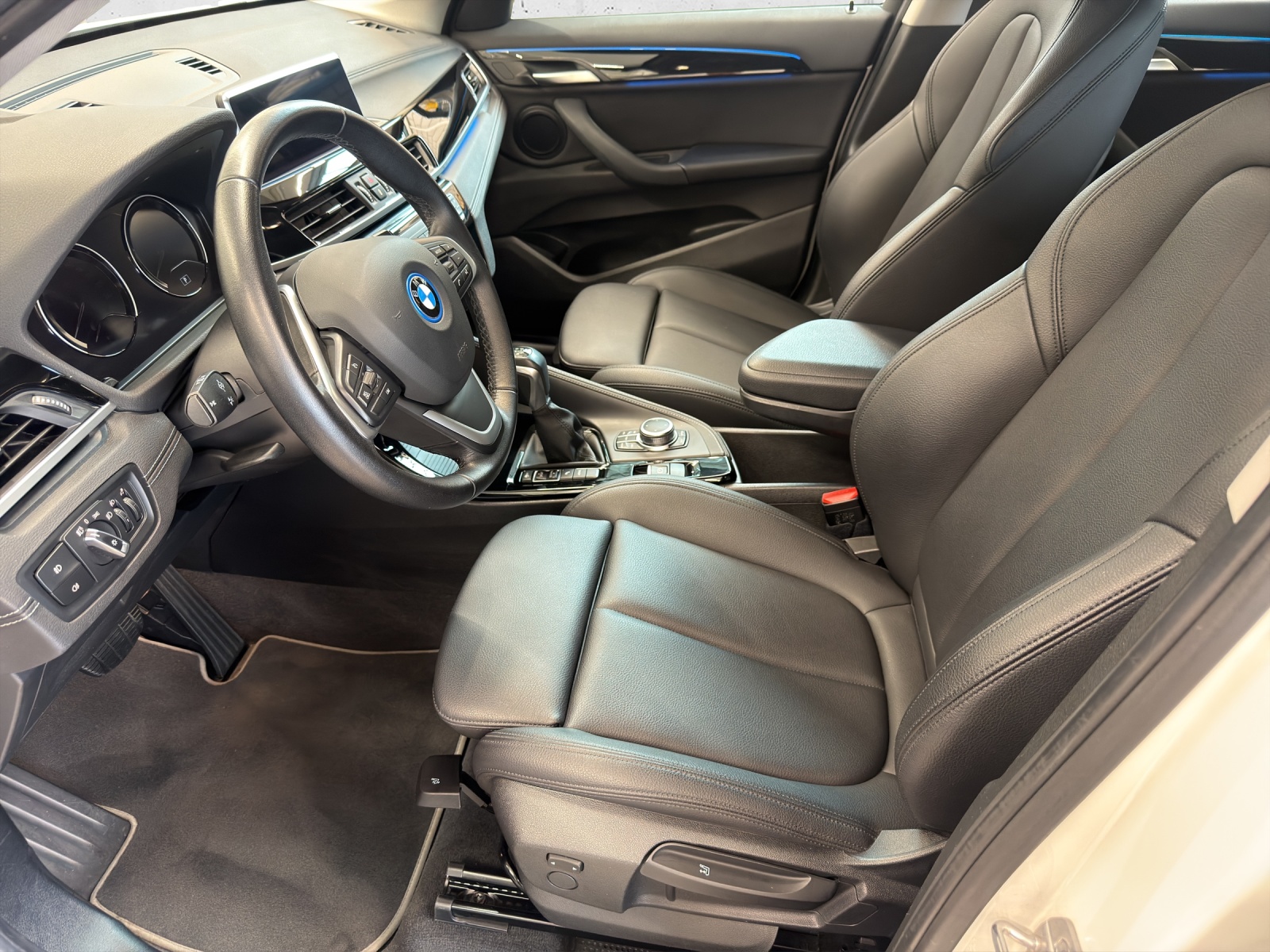 BMW X1 xDrive 25e Sport Line-image-9